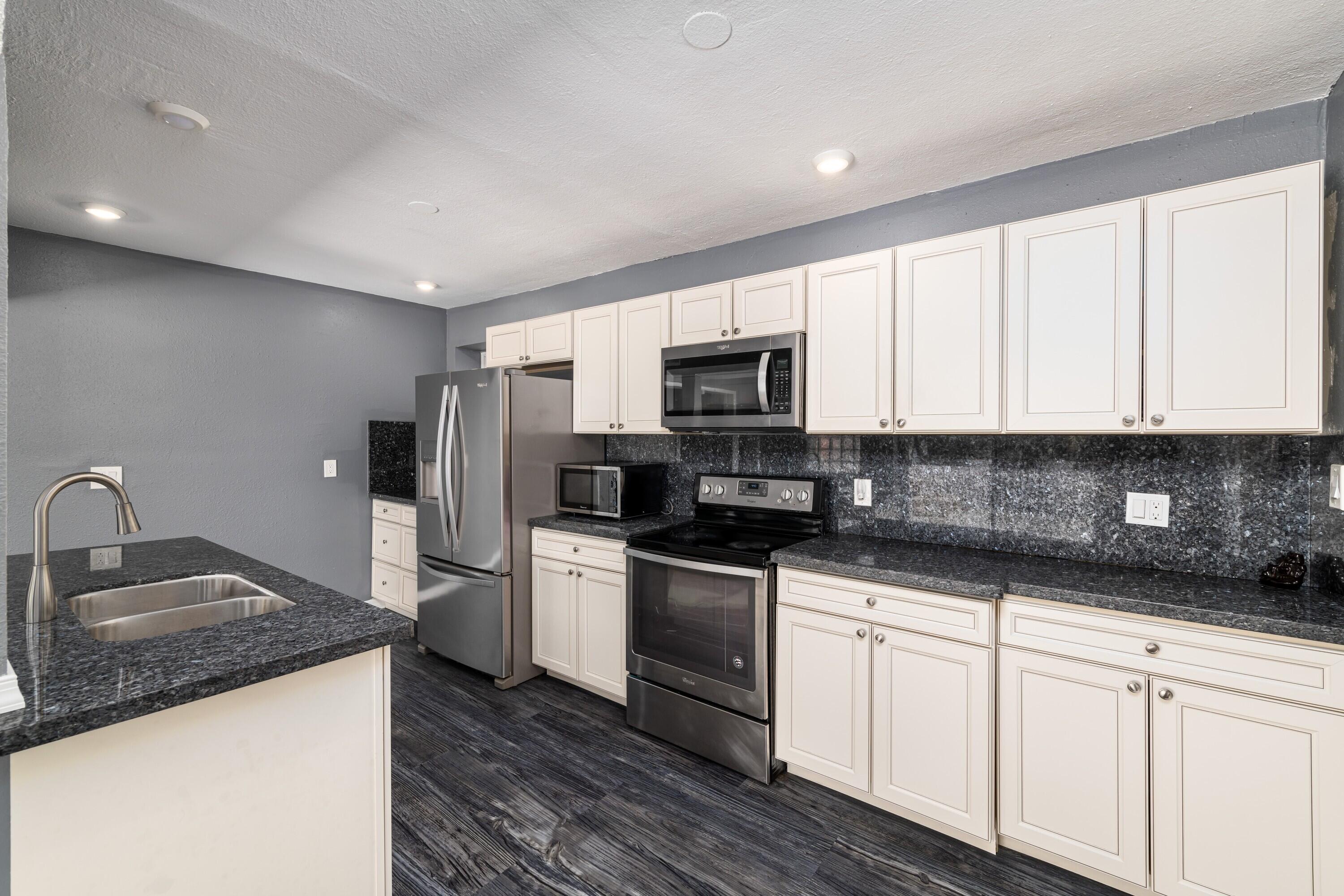 MARATHON, Florida, 33050, United States, 3 Bedrooms Bedrooms, ,2 BathroomsBathrooms,Residential,For Sale,1896234