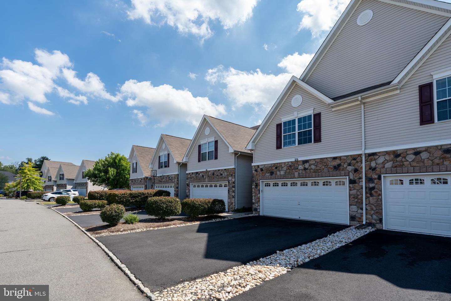 Pennington, New Jersey, 08534, United States, 3 Bedrooms Bedrooms, ,3 BathroomsBathrooms,Residential,For Sale,1939731