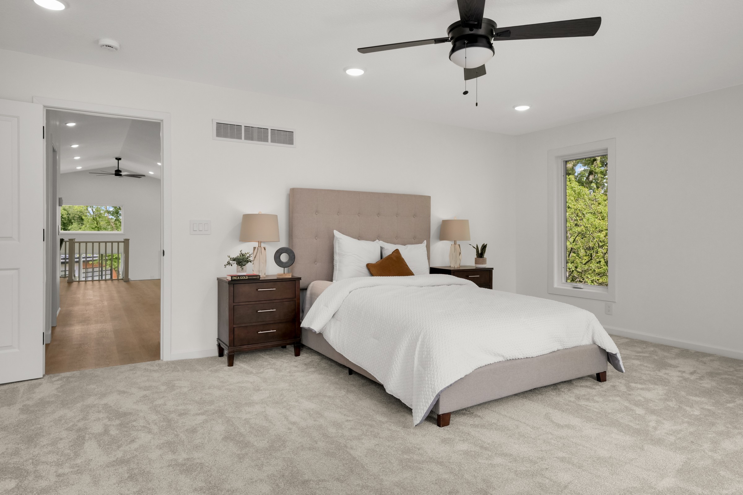  Renovated Beauty in Prime Bloomington - 物件實景