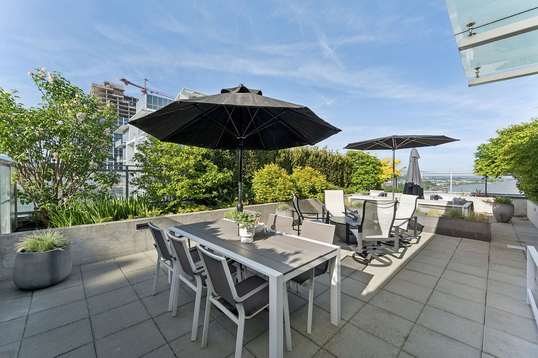  Rooftop Penthouse in New West - 物件實景
