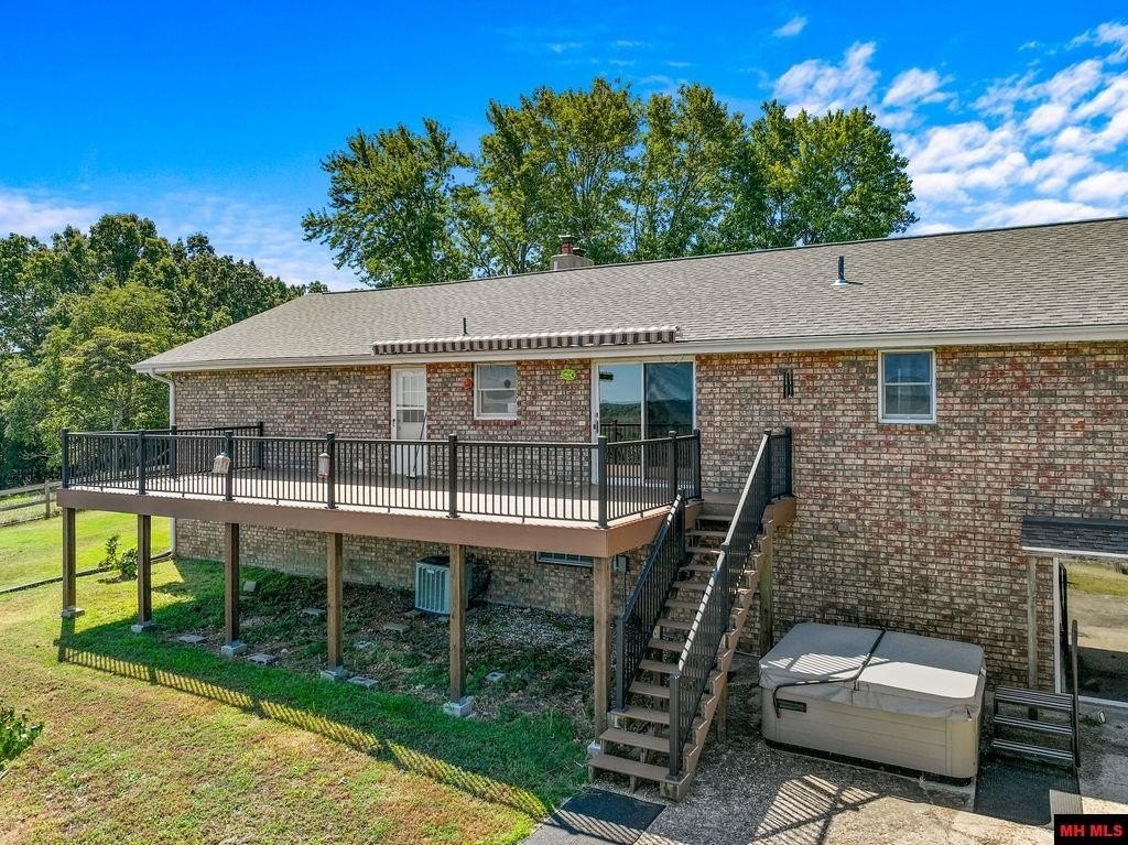 Gainesville, Missouri, 65655, United States, 4 Bedrooms Bedrooms, ,3 BathroomsBathrooms,Residential,For Sale,1979779