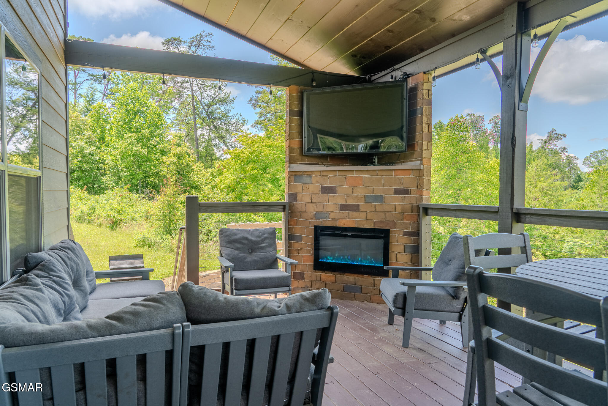 Sevierville, Tennessee, 37876, United States, 3 Bedrooms Bedrooms, ,3 BathroomsBathrooms,Residential,For Sale,2020678