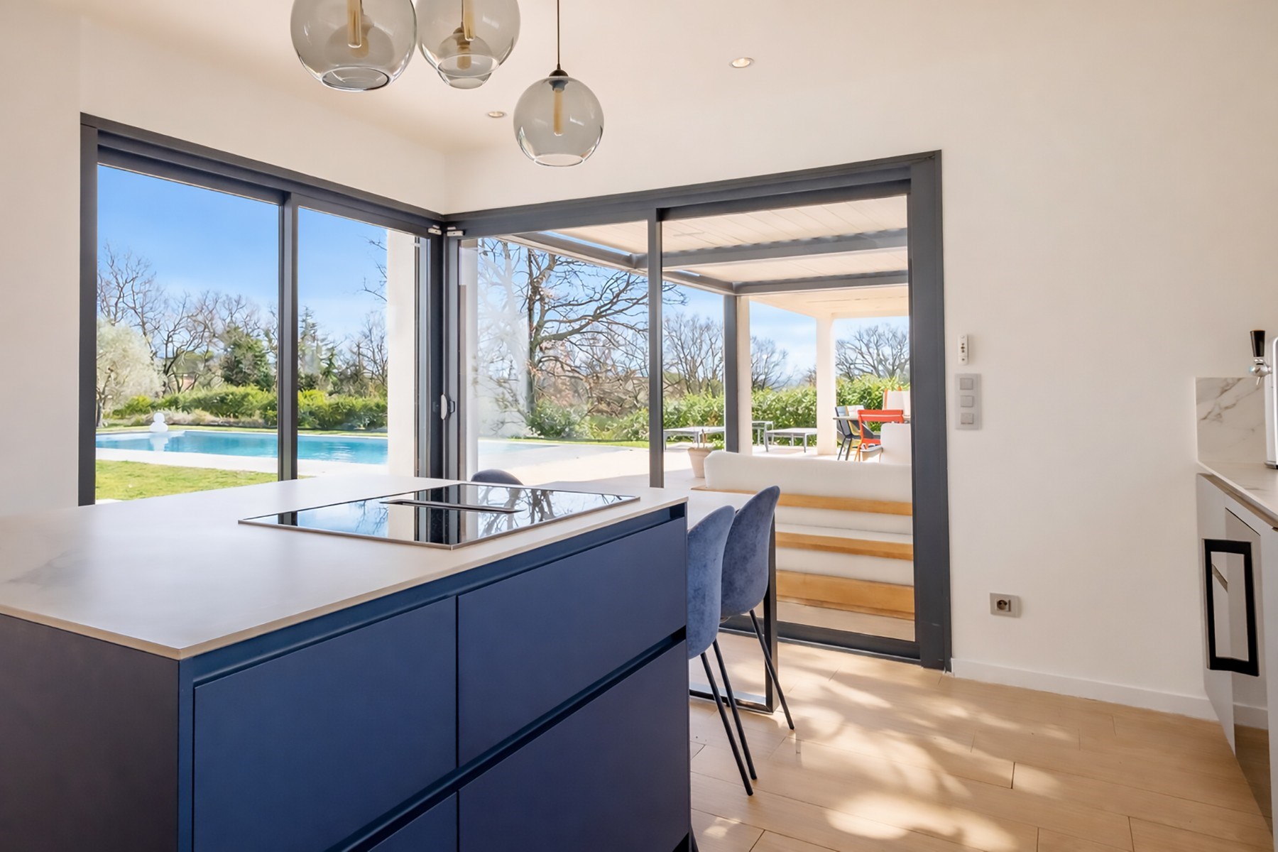  Elegant Contemporary Home of 250 m² on 4,000 m² of Grounds North of Aix-en-Prov… - 物件實景