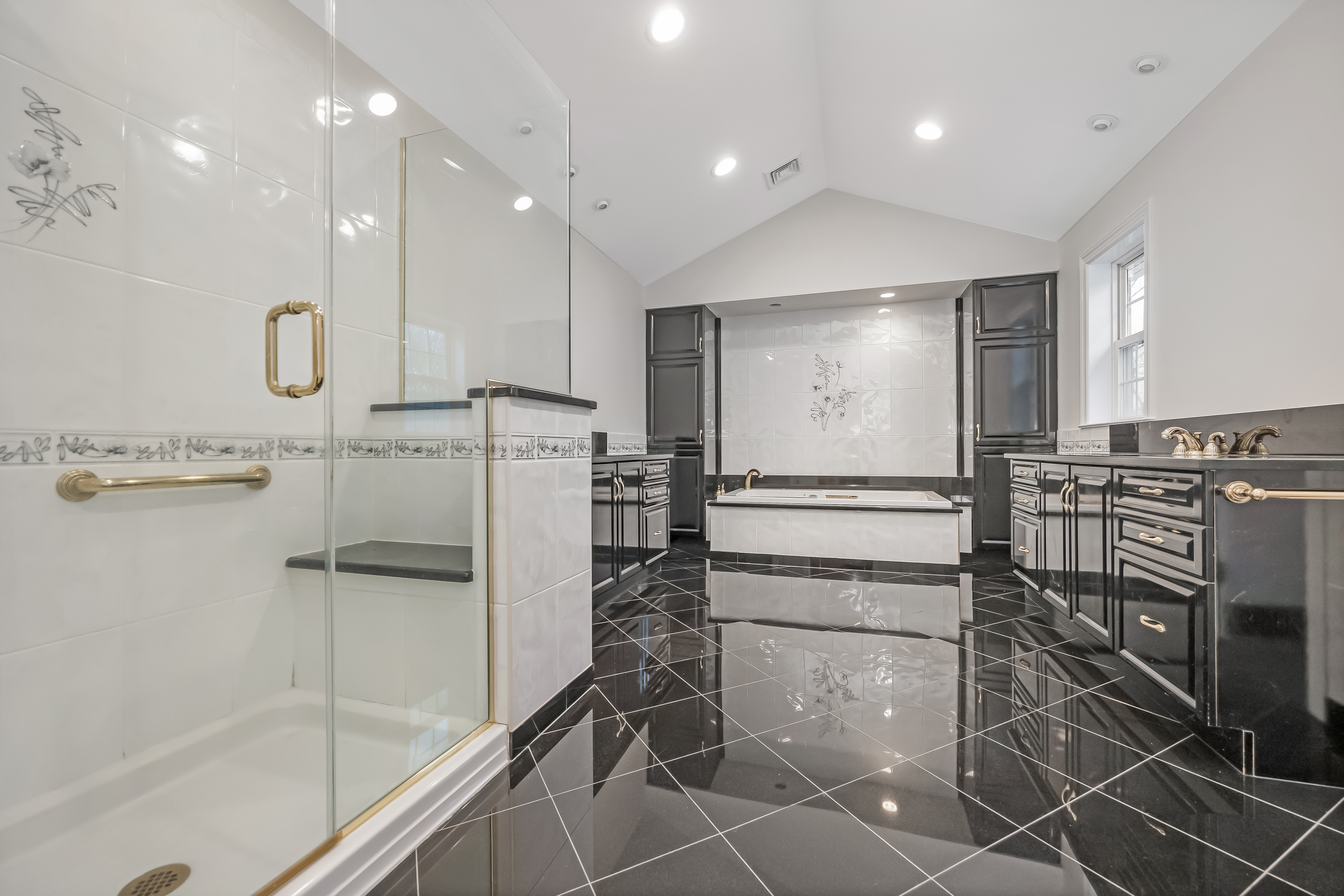 Brookville, New York, 11545, United States, 6 Bedrooms Bedrooms, ,7 BathroomsBathrooms,Residential,For Sale,2010042