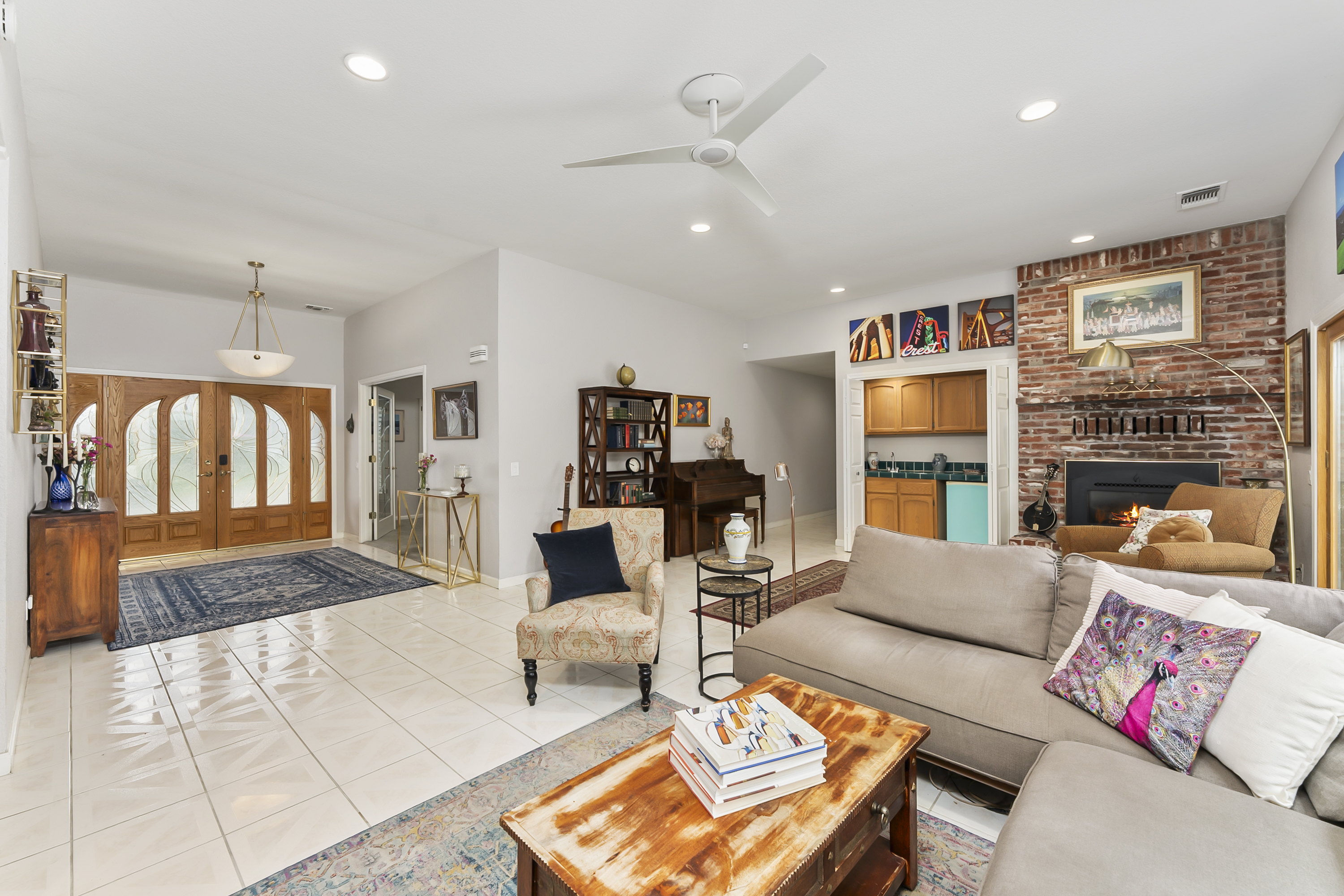  2230 Hillcrest Way, Carmichael, CA 95608 - 物件實景