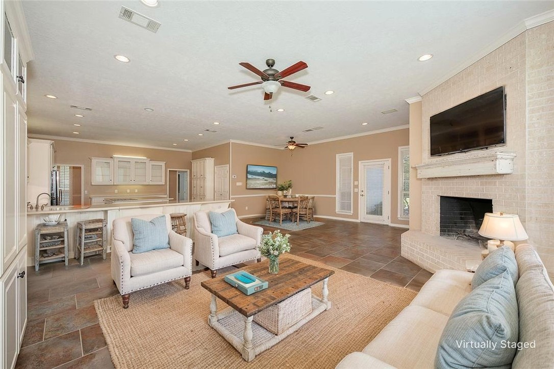 College Station, Texas, 77845, United States, 5 Bedrooms Bedrooms, ,5 BathroomsBathrooms,Residential,For Sale,1876080