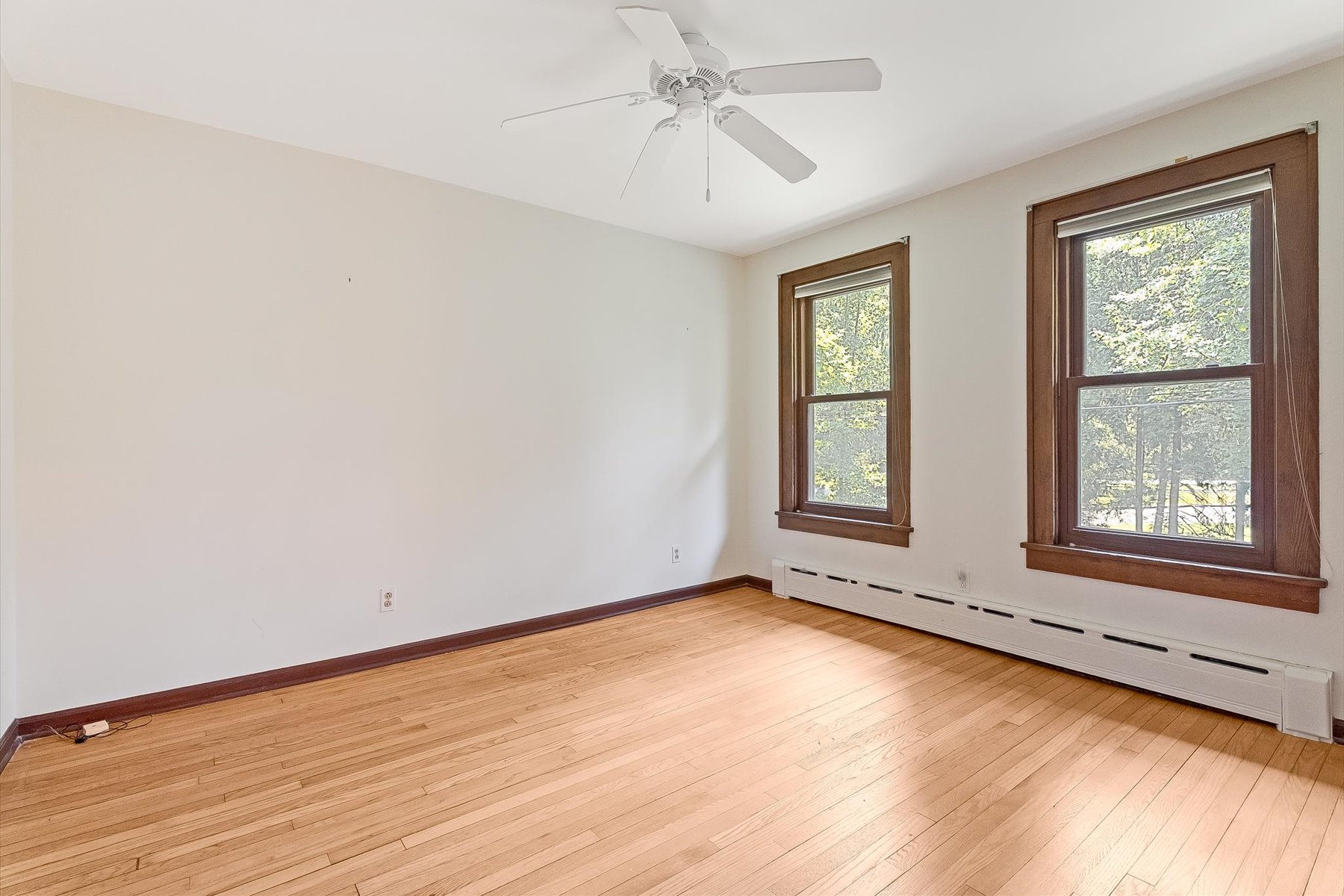  Authentic Craftsman-Style Property Offers Timeless Character - 物件實景