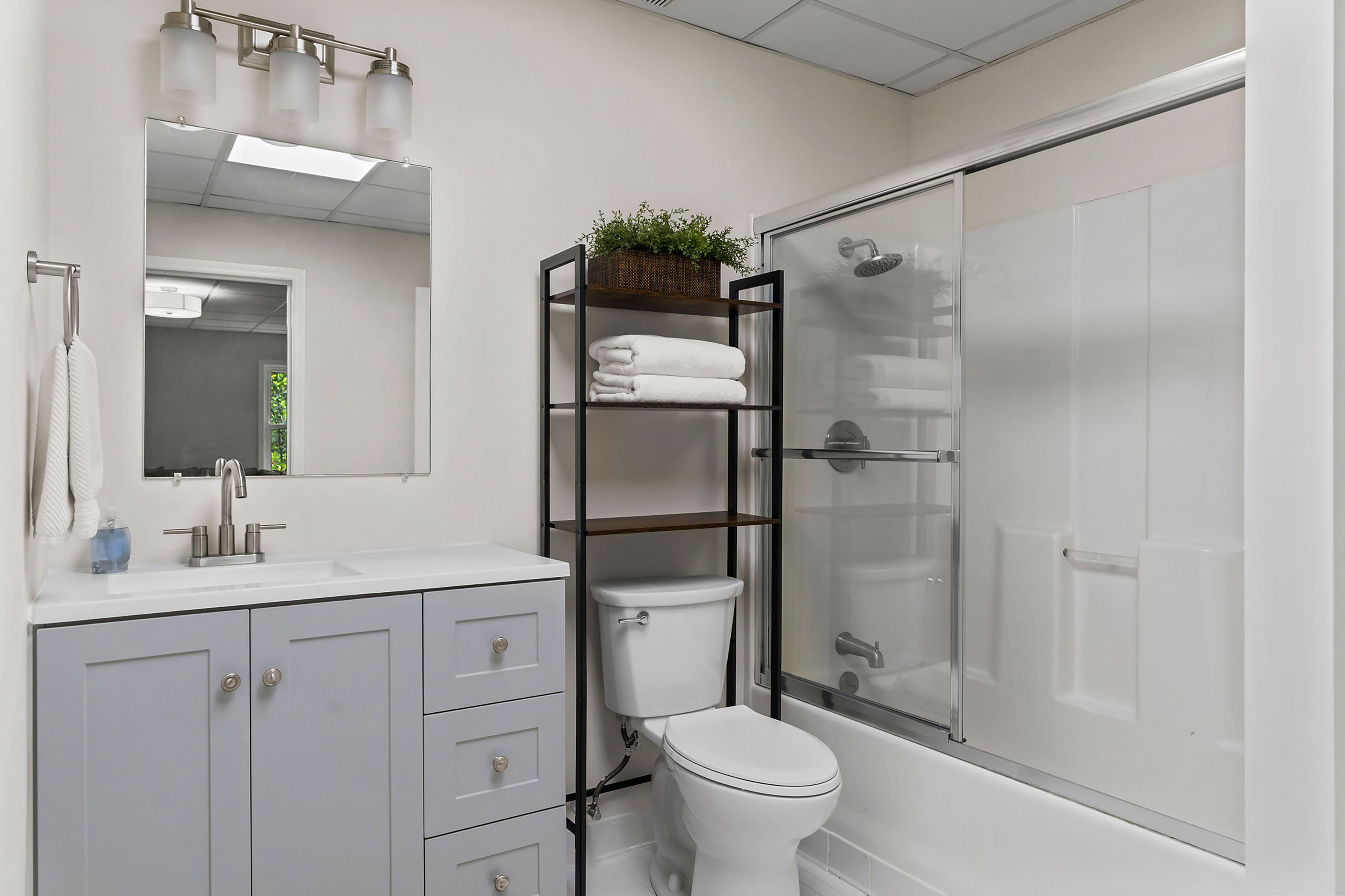  Roswell Home Blends Charm, Privacy and Location - 物件實景