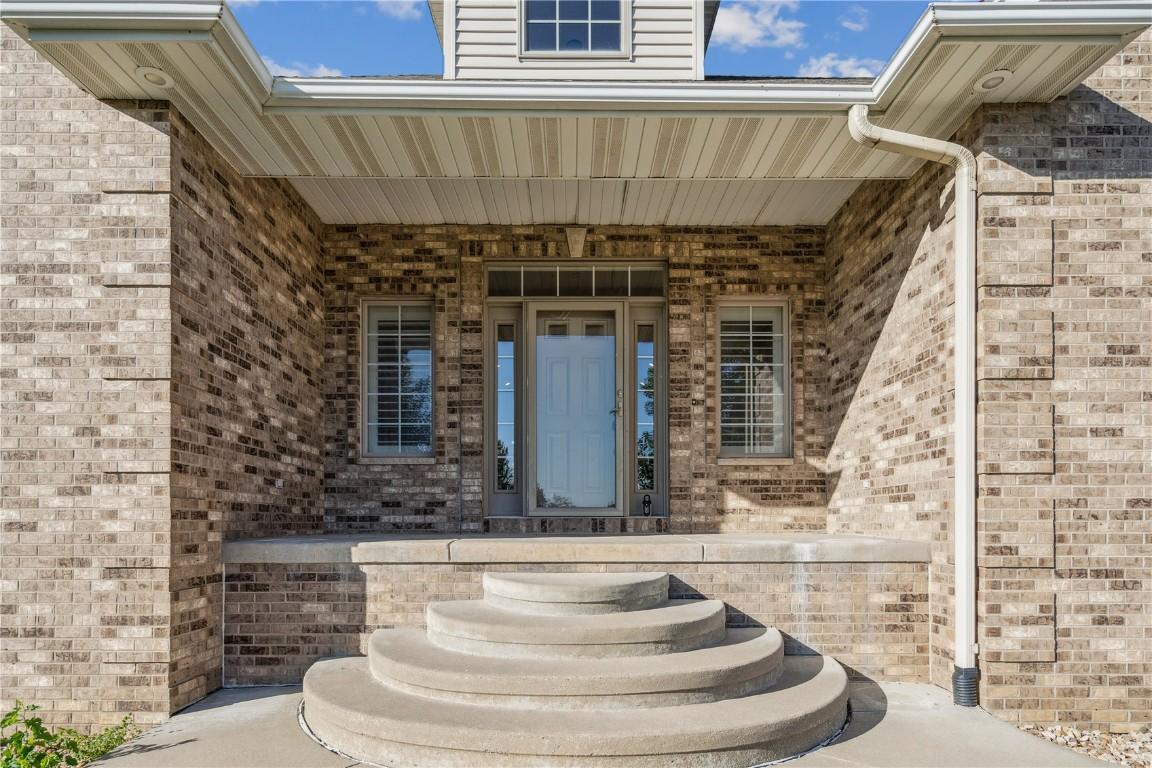 Vinton, Iowa, 52349, United States, 5 Bedrooms Bedrooms, ,3 BathroomsBathrooms,Residential,For Sale,1979270