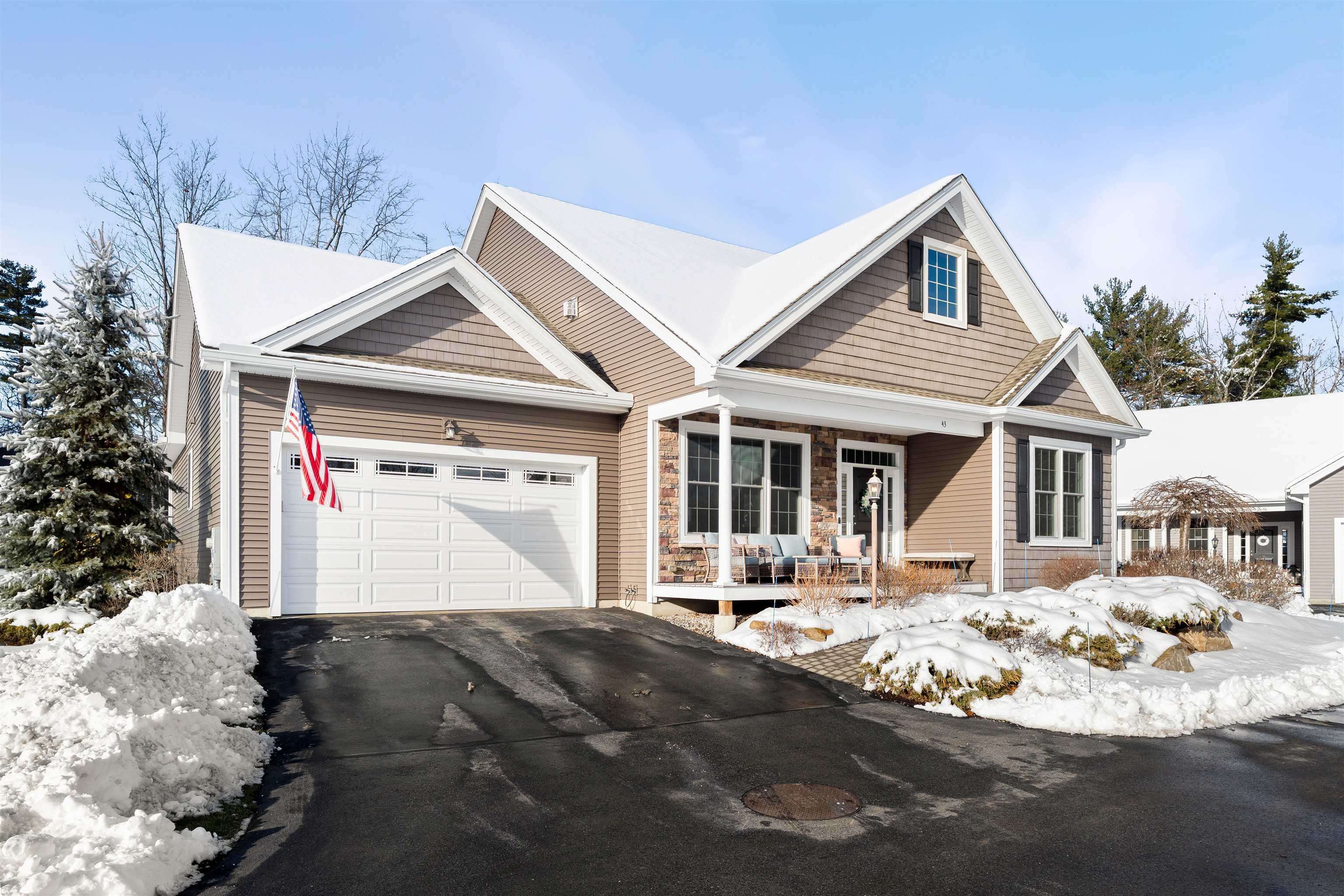 Manchester, New Hampshire, 03102, United States, 3 Bedrooms Bedrooms, ,3 BathroomsBathrooms,Residential,For Sale,2003193