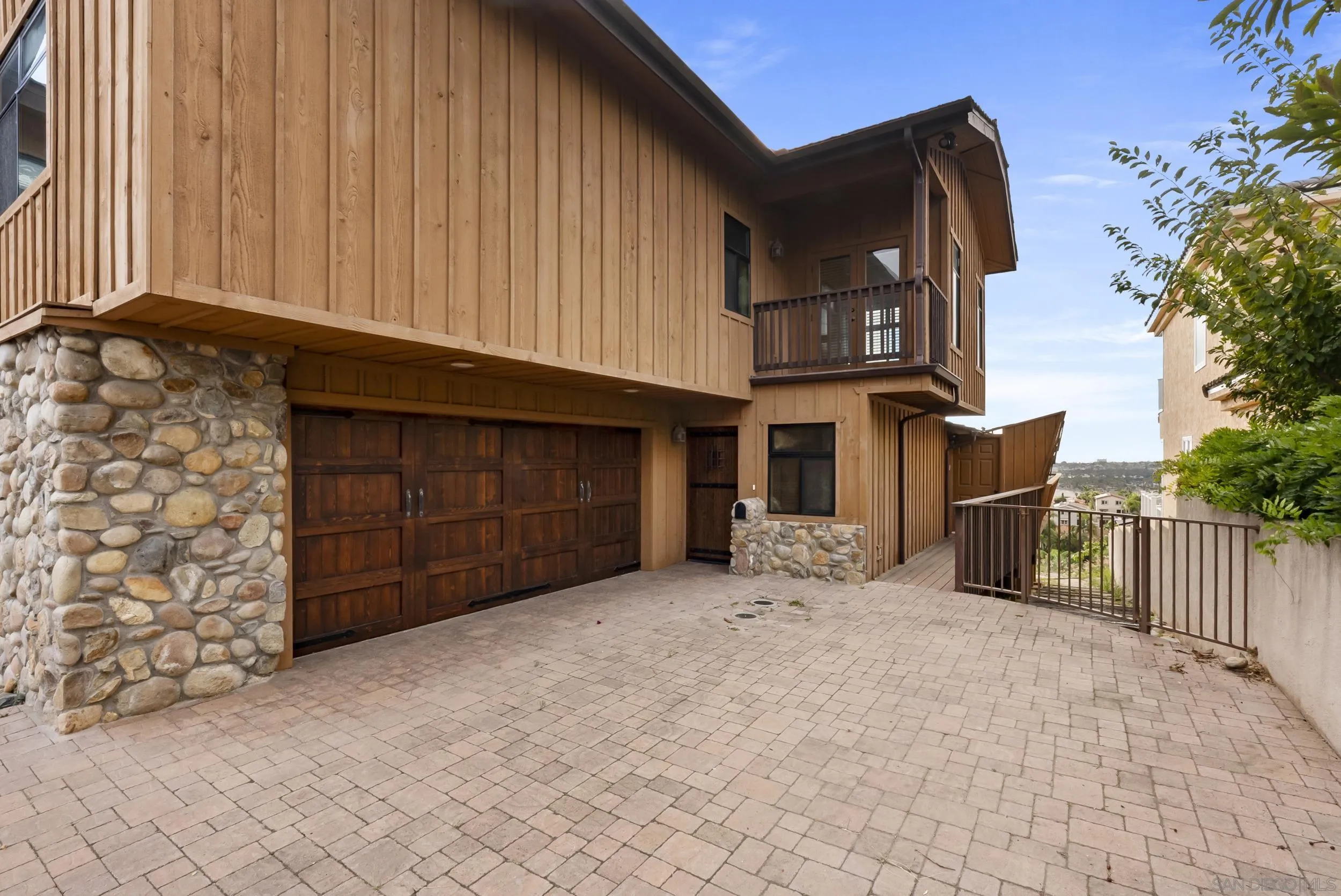 San Diego, California, 92117, United States, 3 Bedrooms Bedrooms, ,3 BathroomsBathrooms,Residential,For Sale,1966862