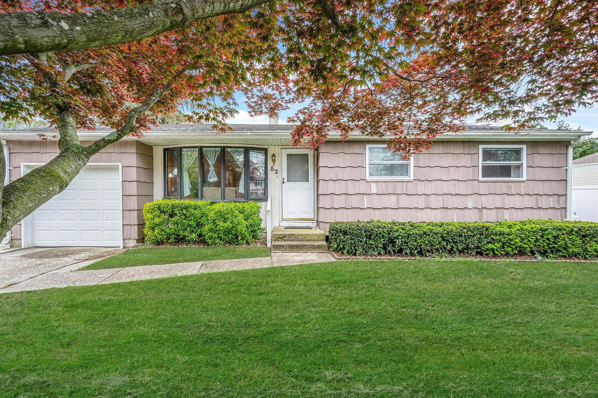 Centereach, New York, 11720, United States, 3 Bedrooms Bedrooms, ,3 BathroomsBathrooms,Residential,For Sale,1821298