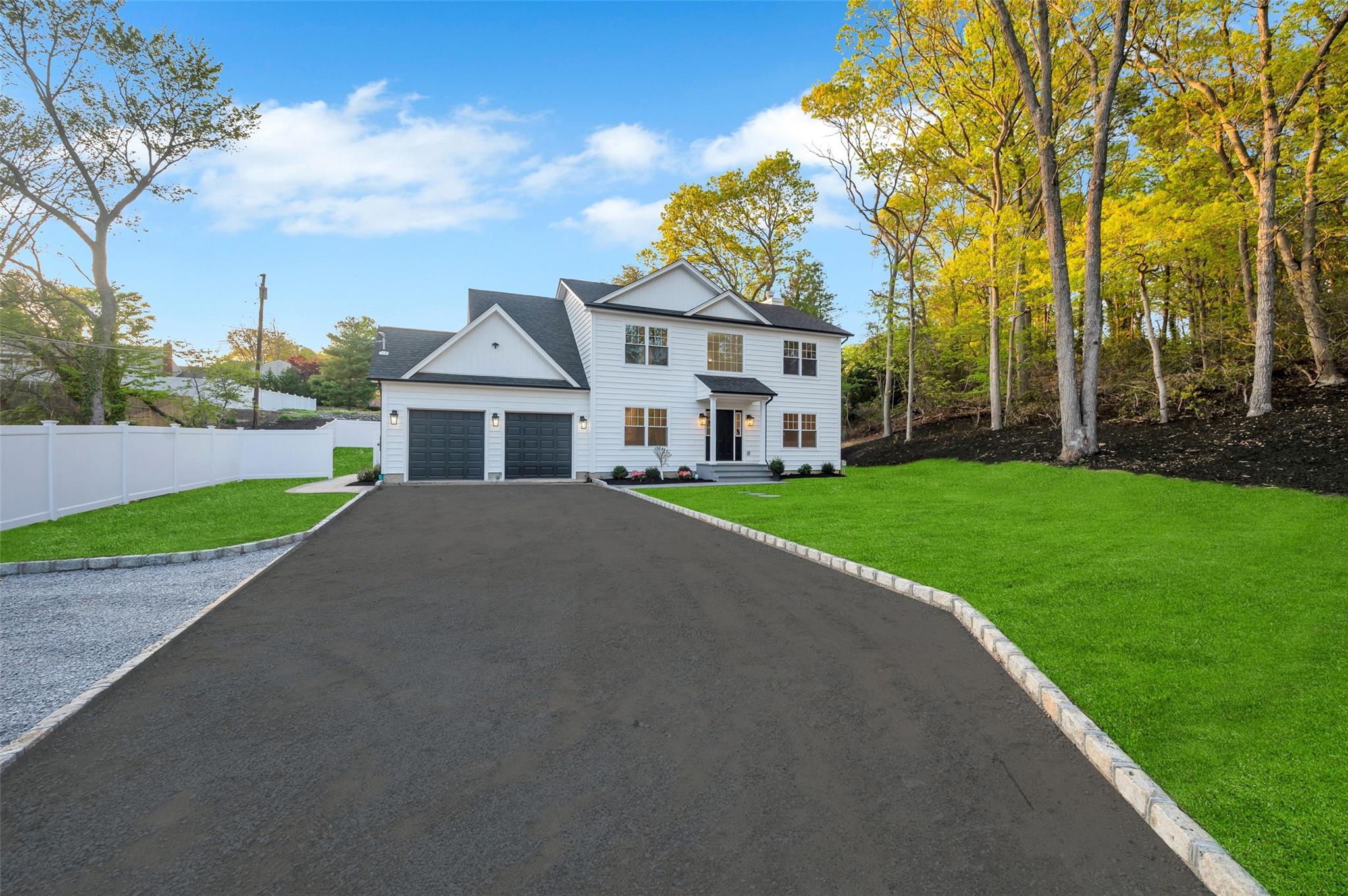 Smithtown, New York, 11787, United States, 4 Bedrooms Bedrooms, ,3 BathroomsBathrooms,Residential,For Sale,1796474