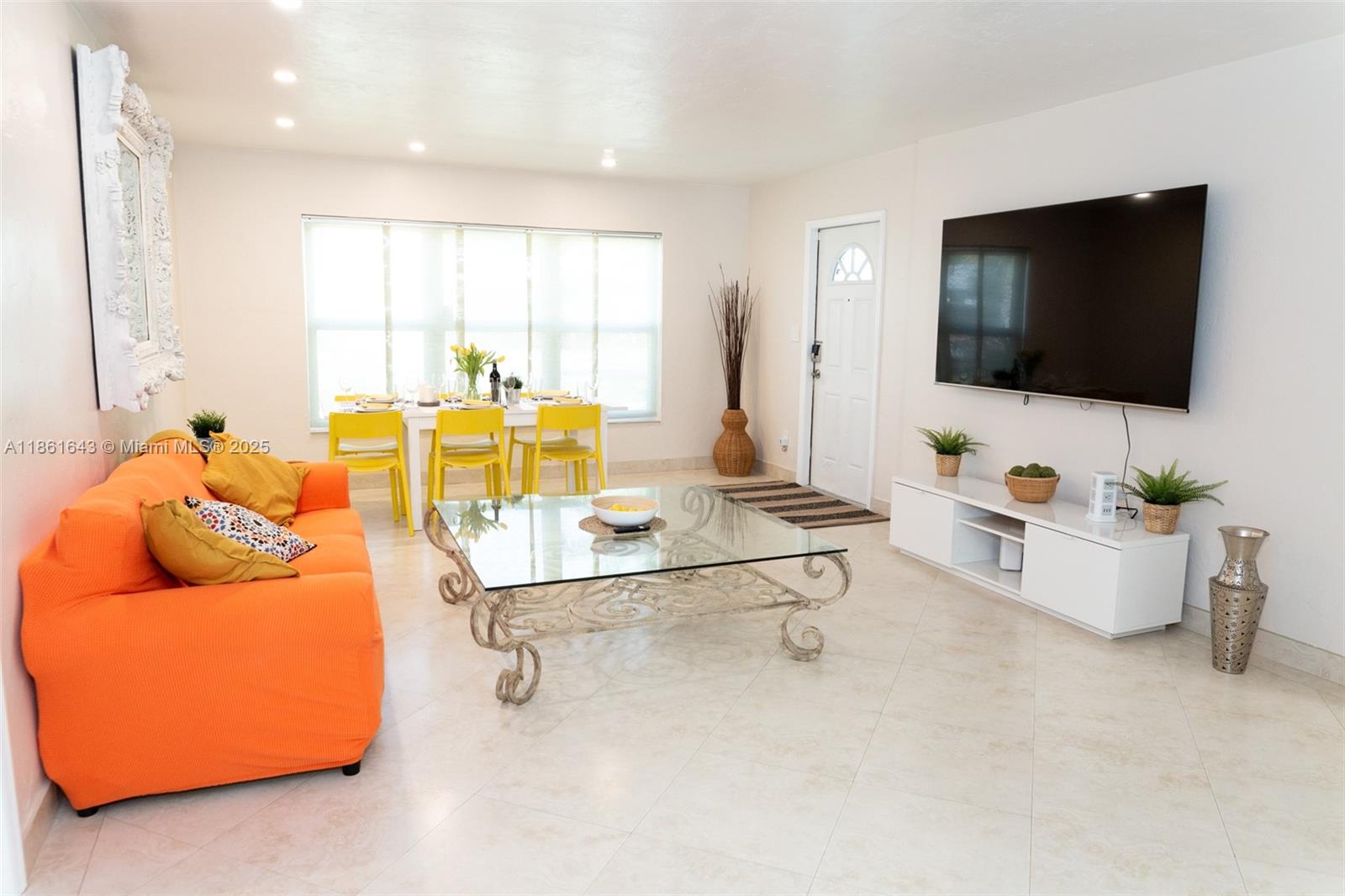 Dania Beach, Florida, 33004, United States, 3 Bedrooms Bedrooms, ,2 BathroomsBathrooms,Residential,For Sale,1926458