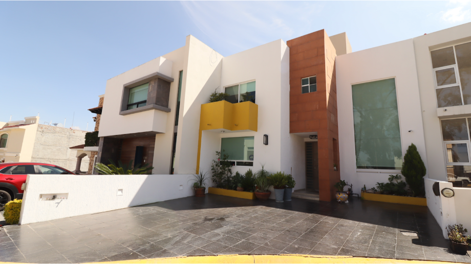 Morelia, Michoacán de Ocampo, 58350, Mexico, 3 Bedrooms Bedrooms, ,2 BathroomsBathrooms,Residential,For Sale,1994490
