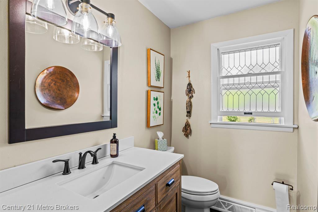 Lapeer, Michigan, 48446, United States, 4 Bedrooms Bedrooms, ,3 BathroomsBathrooms,Residential,For Sale,1982029