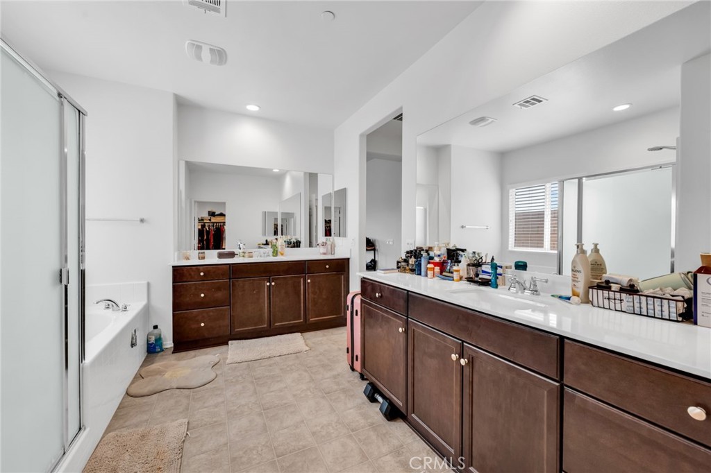 Victorville, California, 92394, United States, 5 Bedrooms Bedrooms, ,4 BathroomsBathrooms,Residential,For Sale,2048020