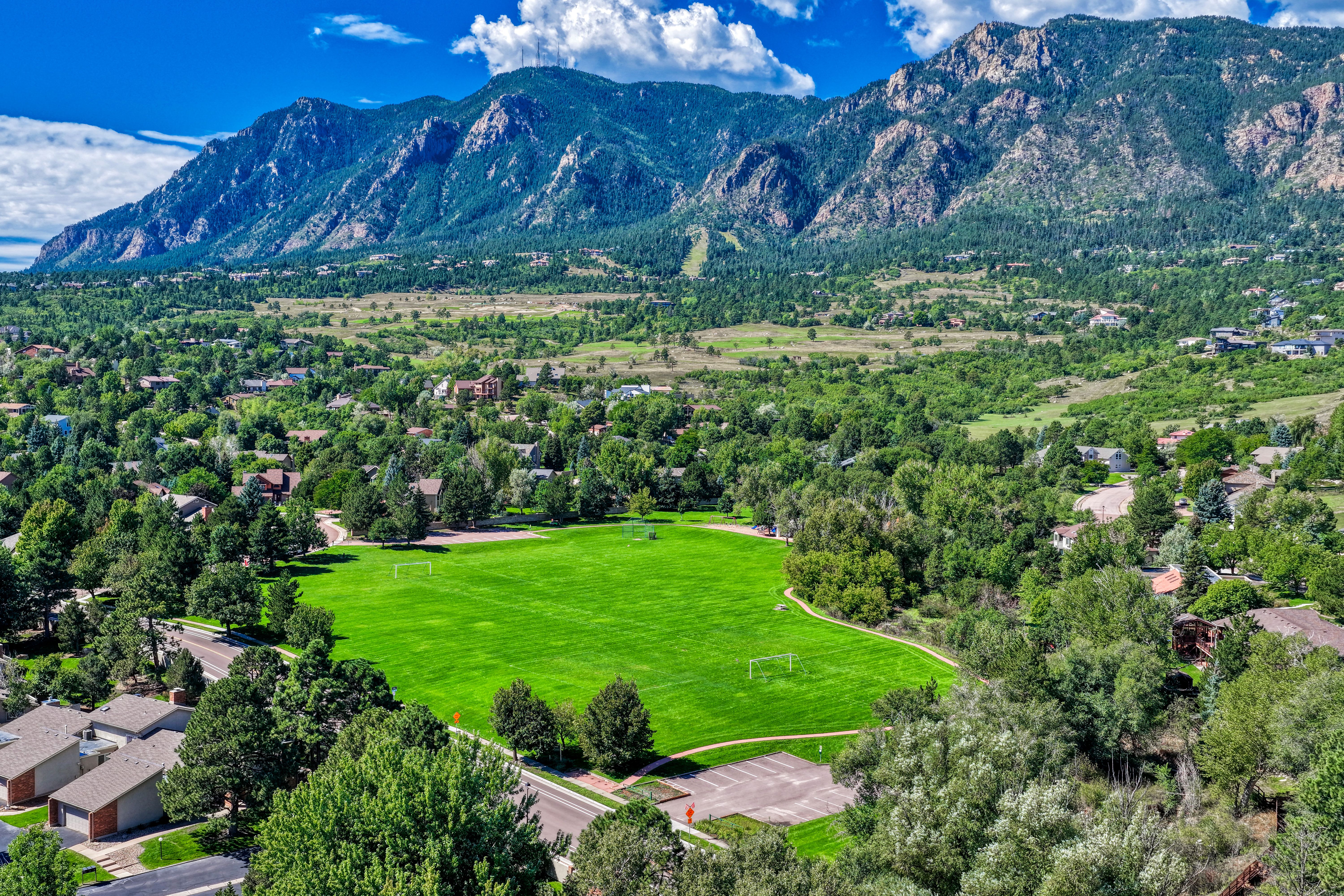  Overlooking the Golf Course with Mountain Views - 物件實景