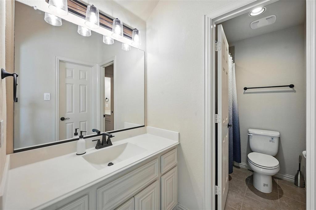 Fort Worth, Texas, 76179, United States, 6 Bedrooms Bedrooms, ,4 BathroomsBathrooms,Residential,For Sale,1906801