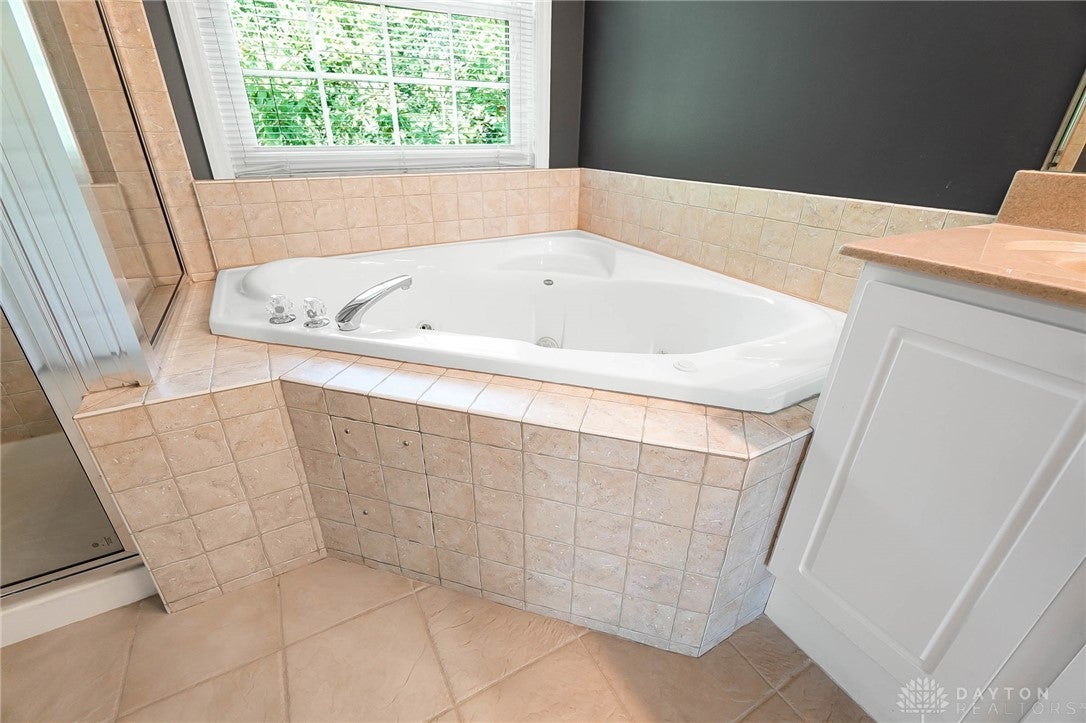 Dayton, Ohio, 45458, United States, 5 Bedrooms Bedrooms, ,4 BathroomsBathrooms,Residential,For Sale,1975816