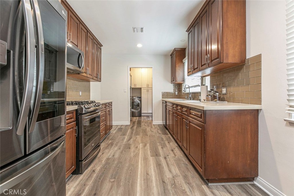 Van Nuys, California, 91406, United States, 3 Bedrooms Bedrooms, ,2 BathroomsBathrooms,Residential,For Sale,1940883