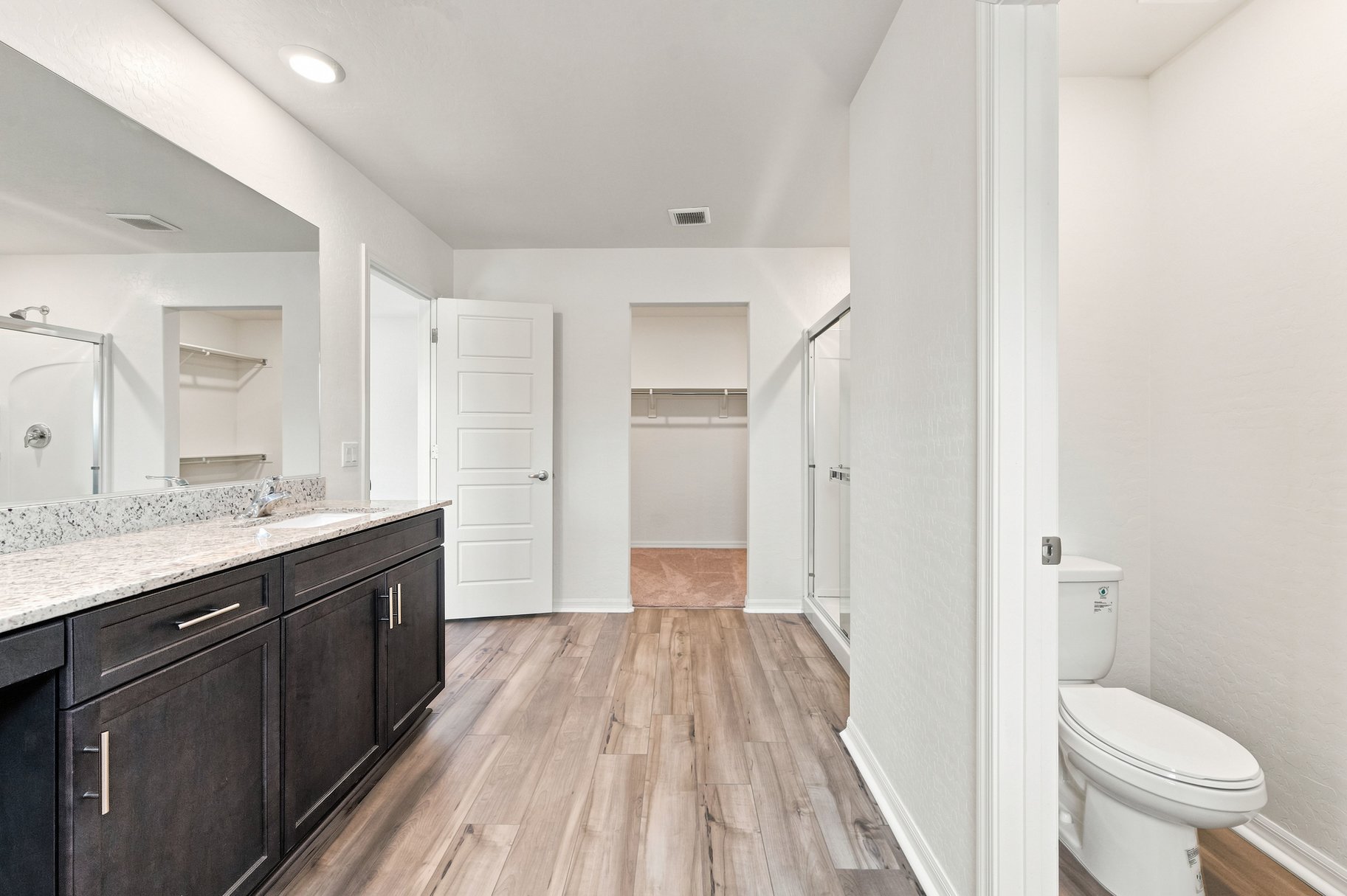  Move-In Ready Home with Great Investment Potential - 物件實景