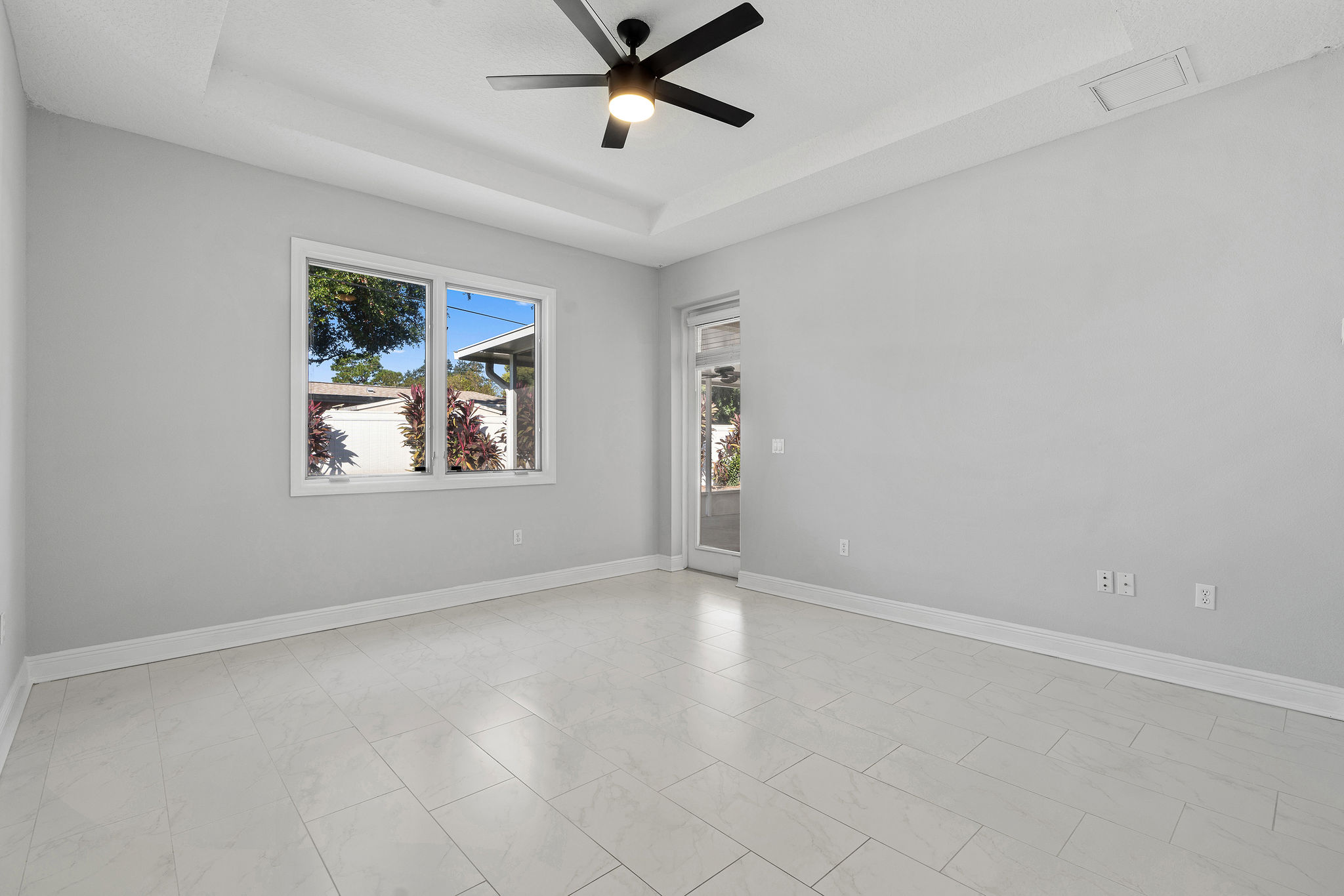 Largo, Florida, 33771, United States, 5 Bedrooms Bedrooms, ,3 BathroomsBathrooms,Residential,For Sale,1980944