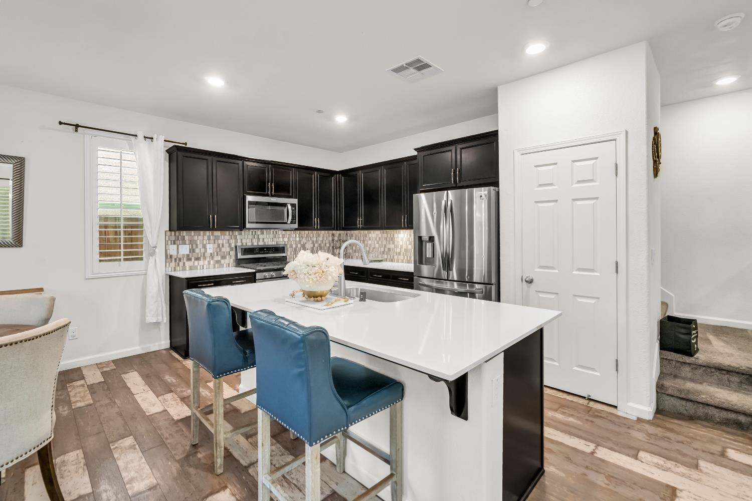 Elk Grove, California, 95758, United States, 3 Bedrooms Bedrooms, ,3 BathroomsBathrooms,Residential,For Sale,1995602