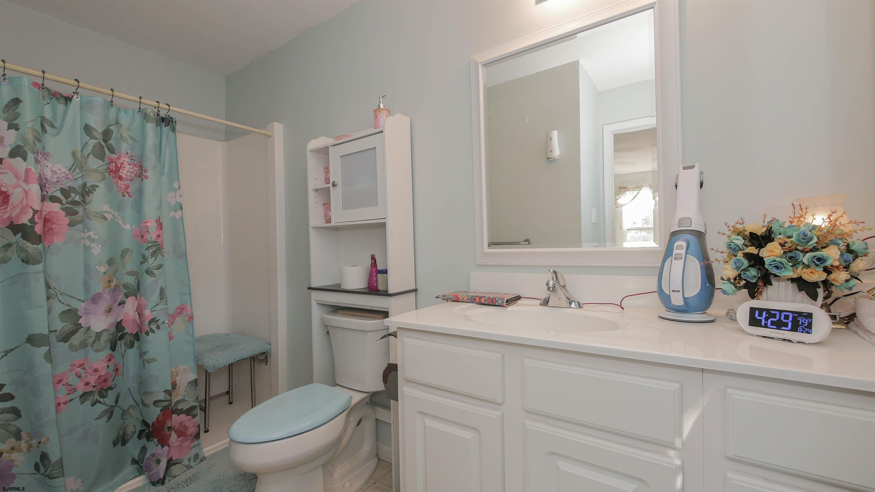 Absecon, New Jersey, 08201, United States, 5 Bedrooms Bedrooms, ,4 BathroomsBathrooms,Residential,For Sale,1908485