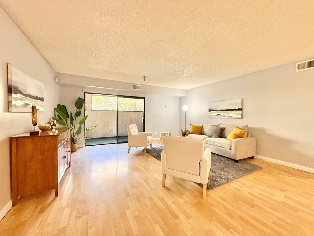 Long Beach, California, 90815, United States, 2 Bedrooms Bedrooms, ,2 BathroomsBathrooms,Residential,For Sale,1830564