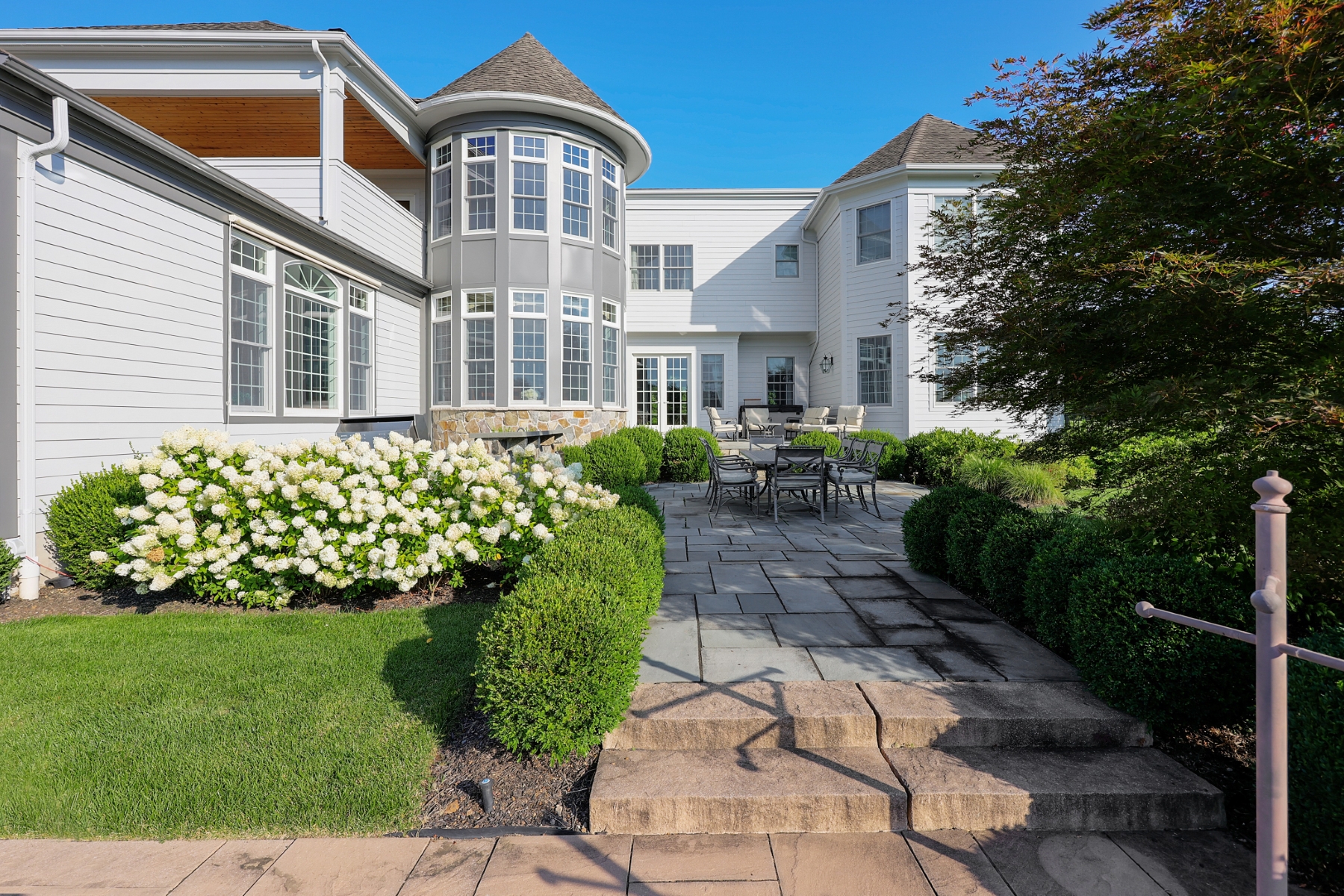  ?River Edge Estates? Timeless Elegance Meets Luxurious Modern Living - 物件實景