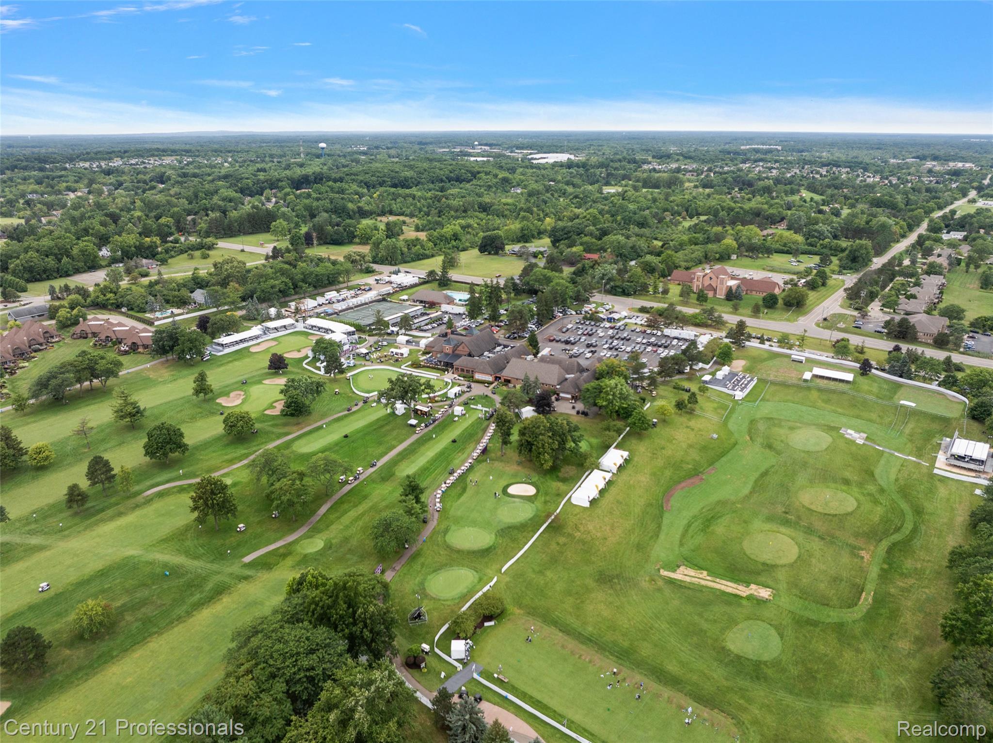 GrandBlanc, Michigan, 48439, United States, 4 Bedrooms Bedrooms, ,5 BathroomsBathrooms,Residential,For Sale,1980457