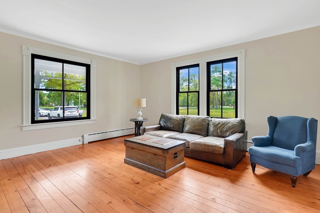 Longmeadow, Massachusetts, 01106, United States, 5 Bedrooms Bedrooms, ,2 BathroomsBathrooms,Residential,For Sale,1819173
