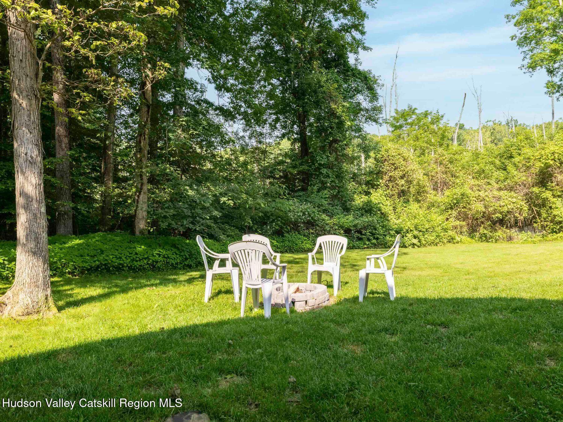 New Paltz, New York, 12561, United States, 4 Bedrooms Bedrooms, ,3 BathroomsBathrooms,Residential,For Sale,1849625