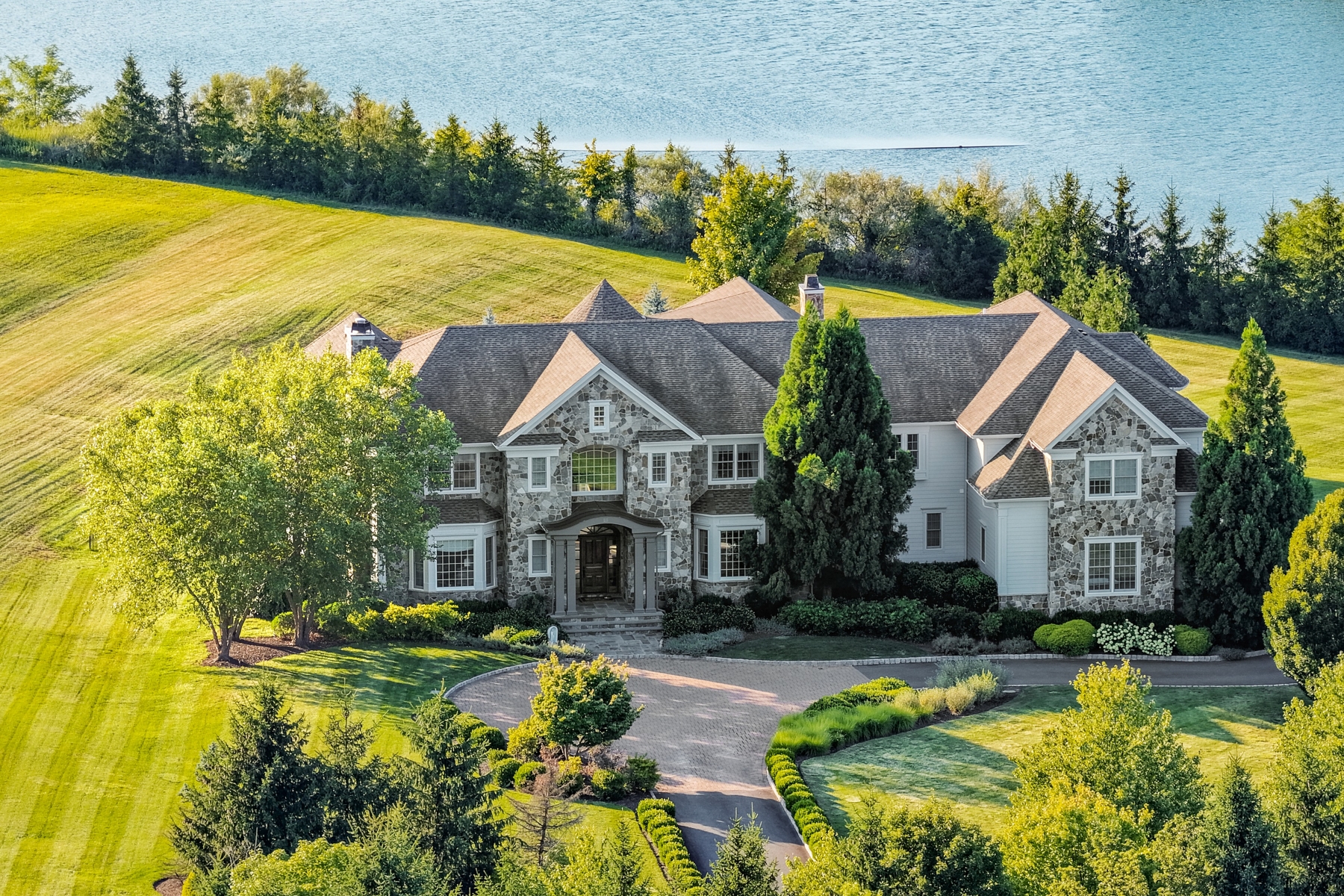  ?River Edge Estates? Timeless Elegance Meets Luxurious Modern Living - 物件實景
