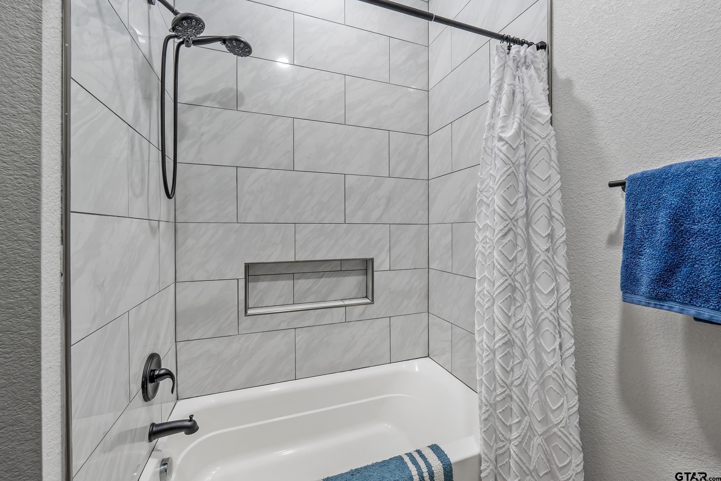 Mineola, Texas, 75773, United States, 3 Bedrooms Bedrooms, ,3 BathroomsBathrooms,Residential,For Sale,1951277