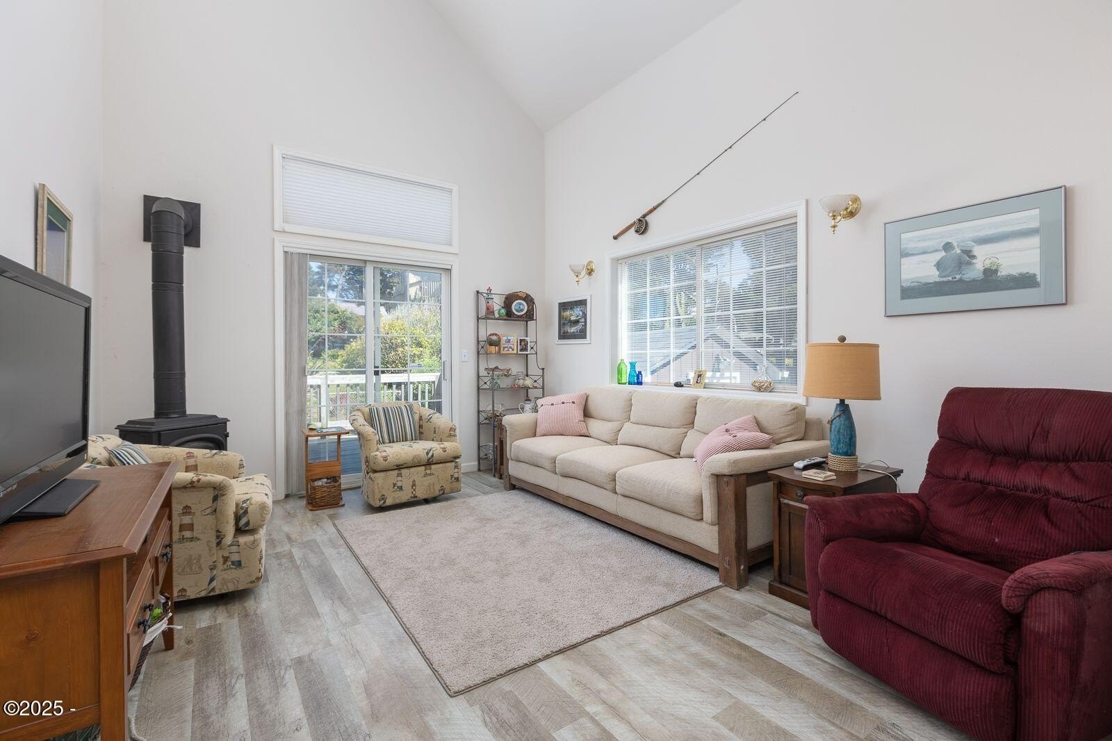 Lincoln City, Oregon, 97367, United States, 2 Bedrooms Bedrooms, ,Residential,For Sale,1890643