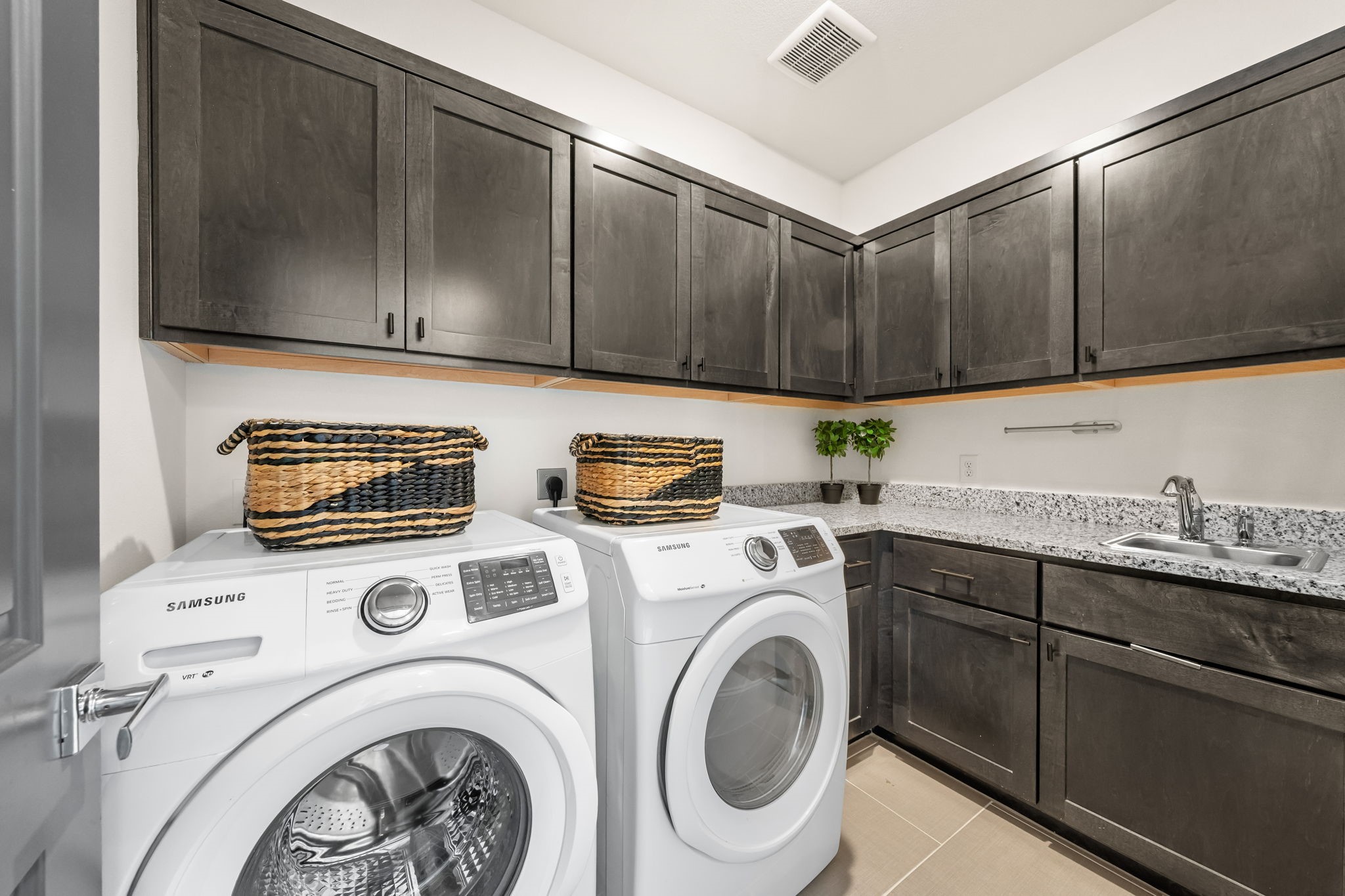  4534 Mimosa Drive - 物件實景