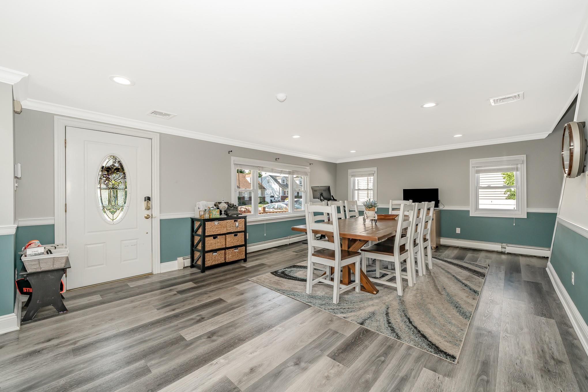 Merrick, New York, 11566, United States, 4 Bedrooms Bedrooms, ,2 BathroomsBathrooms,Residential,For Sale,1931896
