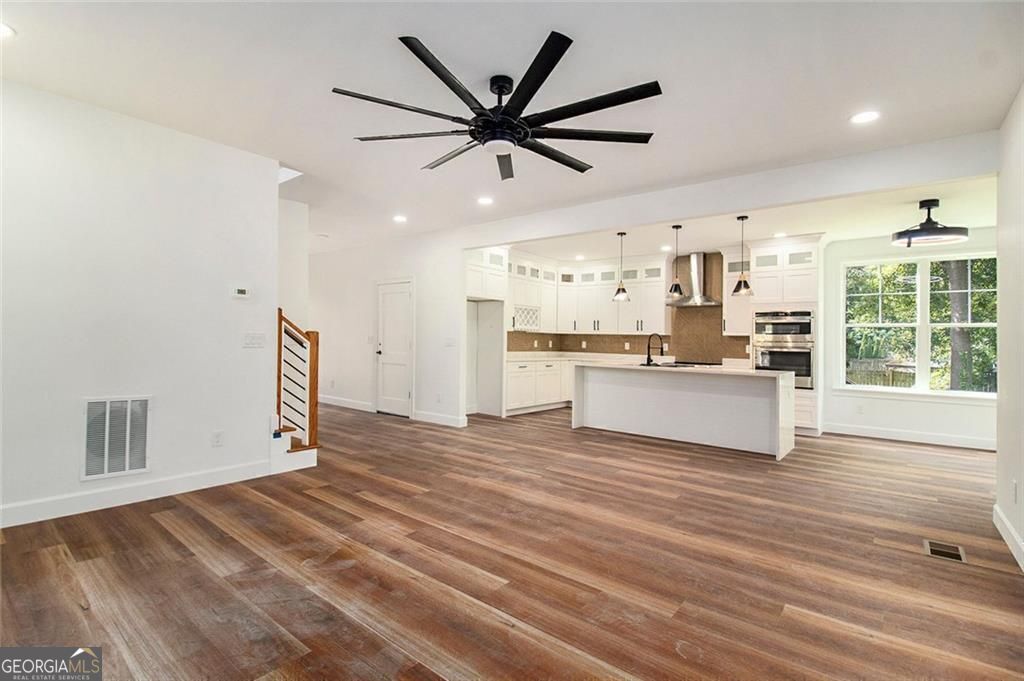 Smyrna, Georgia, 30080, United States, 4 Bedrooms Bedrooms, ,3 BathroomsBathrooms,Residential,For Sale,1913057