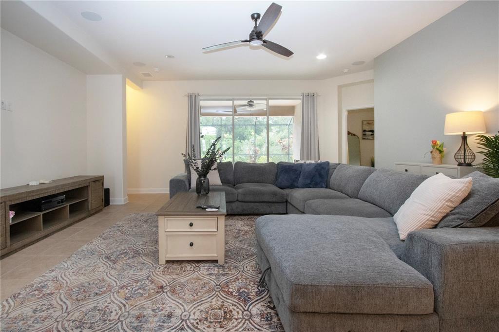 Bradenton, Florida, 34212, United States, 4 Bedrooms Bedrooms, ,3 BathroomsBathrooms,Residential,For Sale,1829585