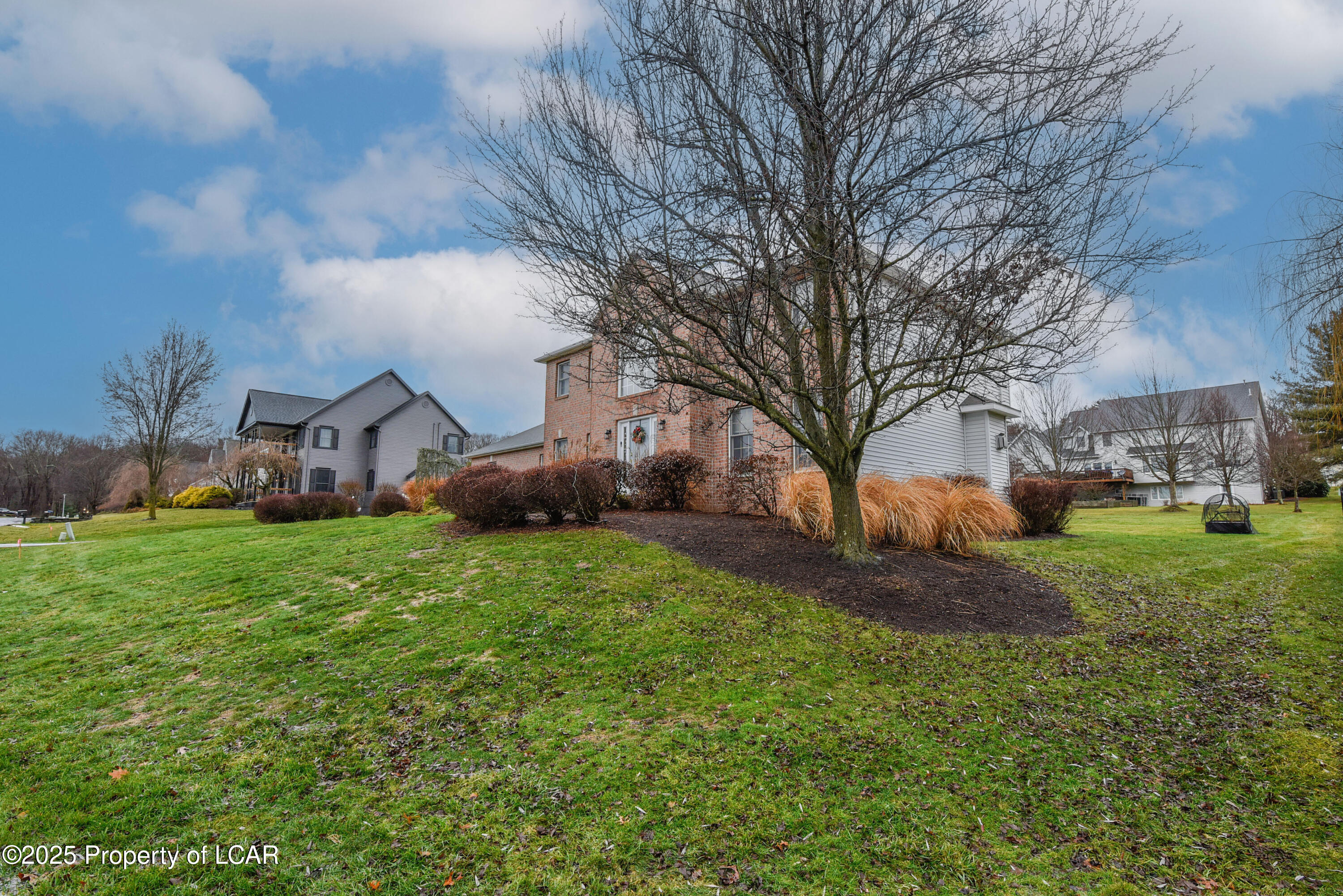 Dallas, Pennsylvania, 18612, United States, 4 Bedrooms Bedrooms, ,3 BathroomsBathrooms,Residential,For Sale,2005553