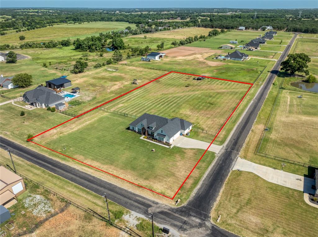 Weatherford, Texas, 76085, United States, 4 Bedrooms Bedrooms, ,2 BathroomsBathrooms,Residential,For Sale,1904359