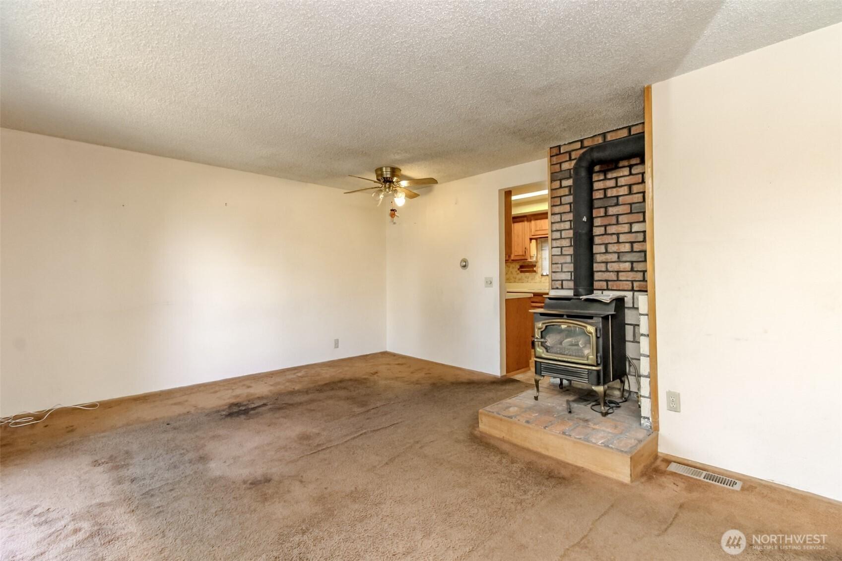 SEATTLE, Washington, 98146, United States, 3 Bedrooms Bedrooms, ,2 BathroomsBathrooms,Residential,For Sale,1969203