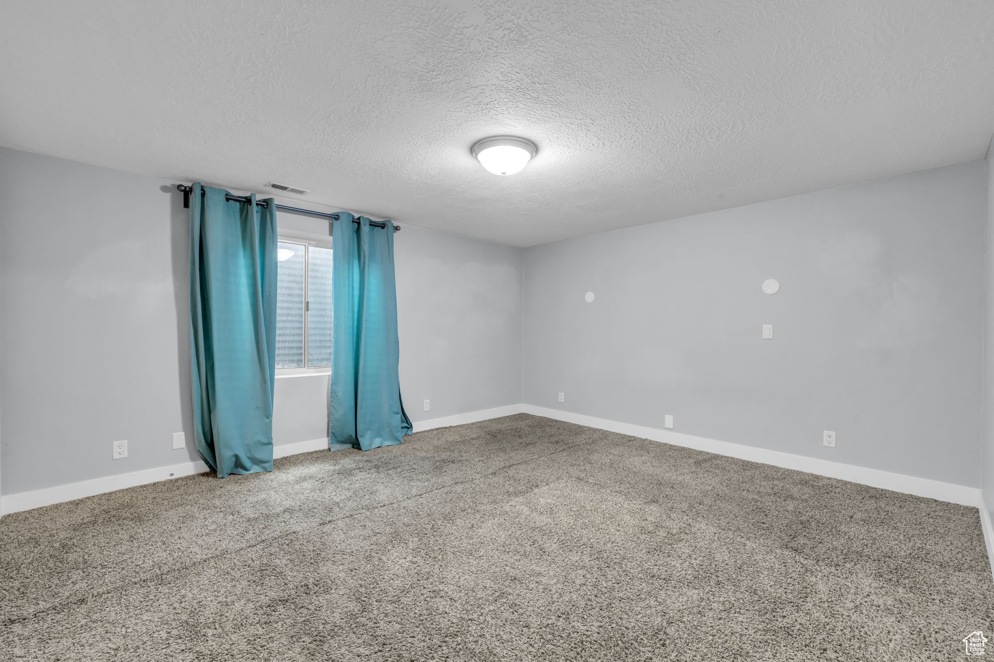 Sandy, Utah, 84070, United States, 5 Bedrooms Bedrooms, ,1 BathroomBathrooms,Residential,For Sale,1753119