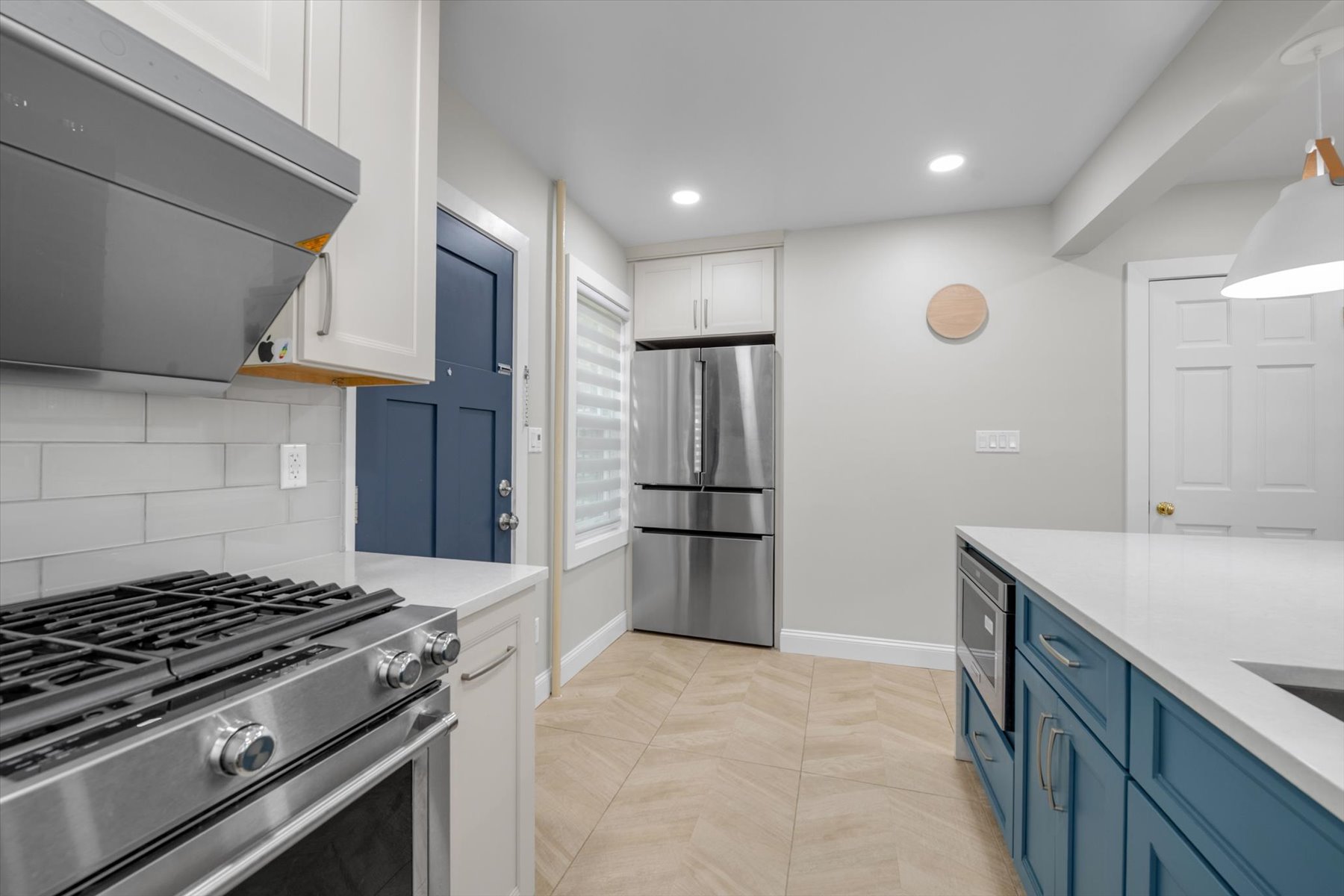  ?REMARKABLY RENOVATED SEMI DETACHED HOME IN FOREST HILLS HILLS? - 物件實景