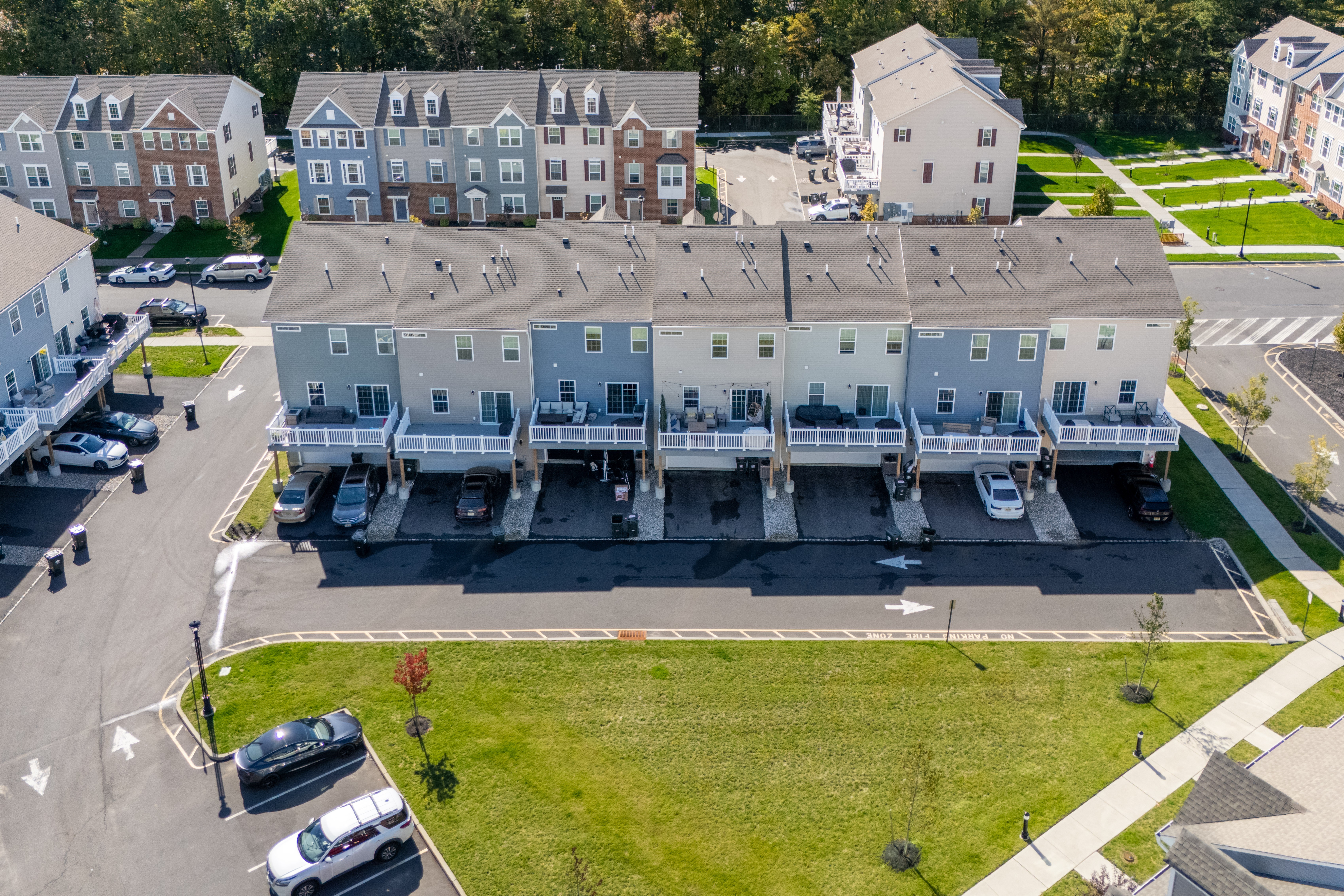  3-Bedroom, 2 full & 2 ½-Bath Townhome at Anchors @Glassworks - 物件實景