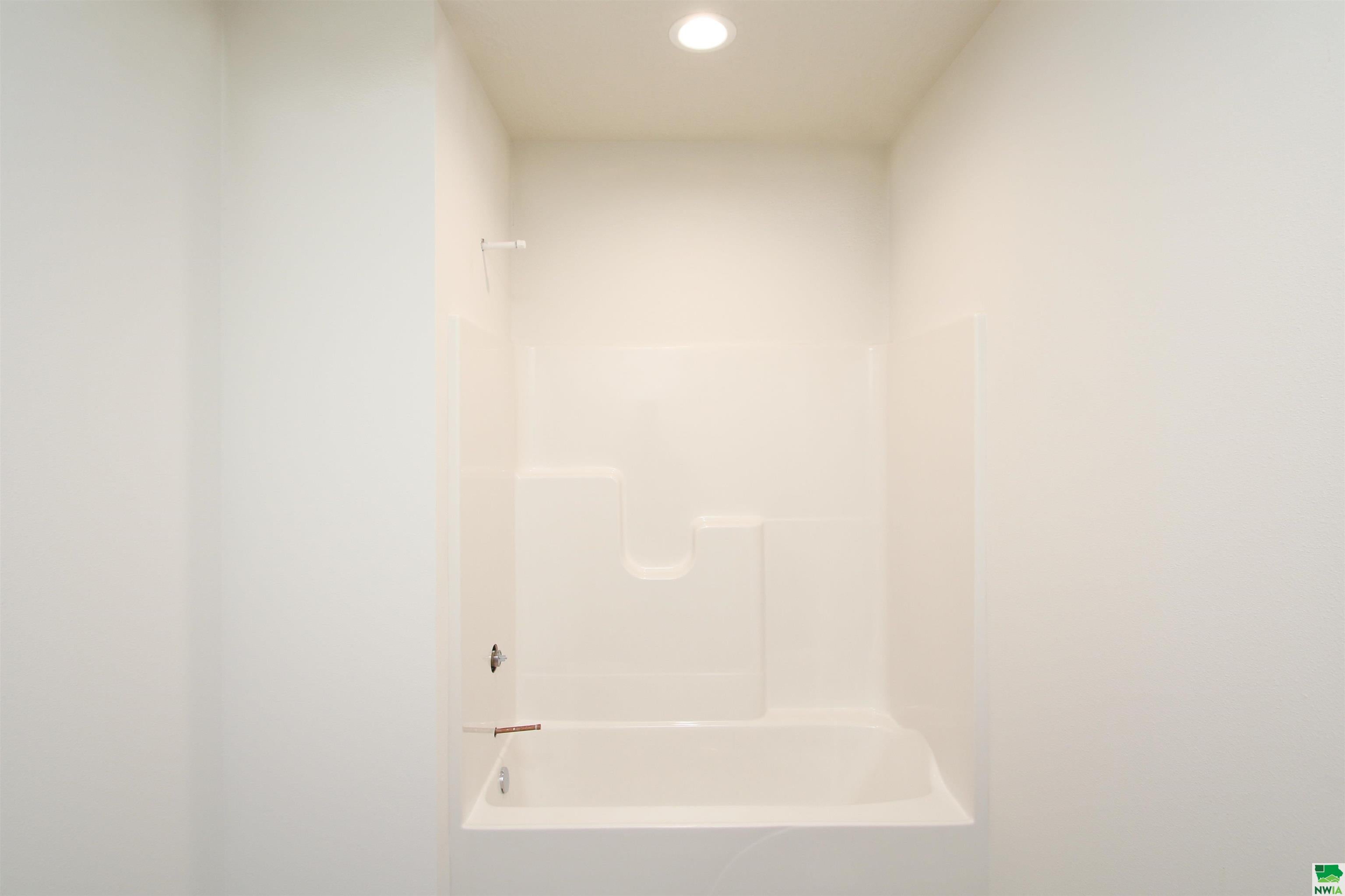 Sergeant Bluff, Iowa, 51054, United States, 3 Bedrooms Bedrooms, ,2 BathroomsBathrooms,Residential,For Sale,1921249