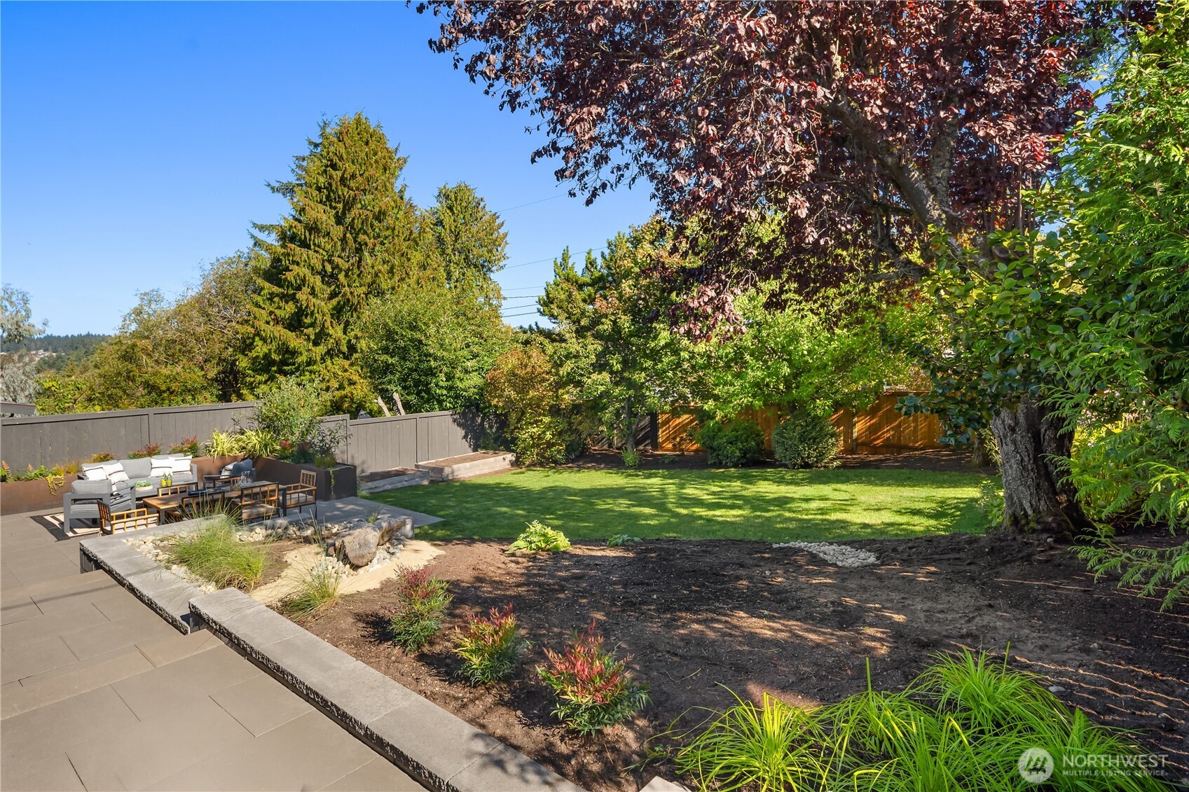 Seattle, Washington, 98177, United States, 4 Bedrooms Bedrooms, ,1 BathroomBathrooms,Residential,For Sale,1988079