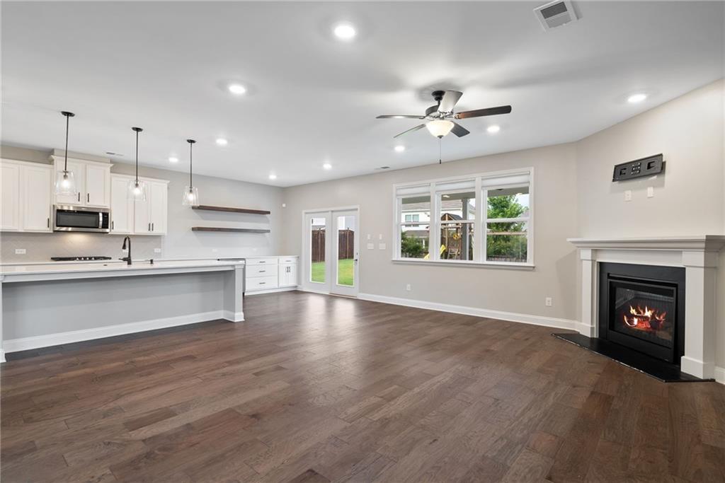 Buford, Georgia, 30519, United States, 5 Bedrooms Bedrooms, ,4 BathroomsBathrooms,Residential,For Sale,1896602
